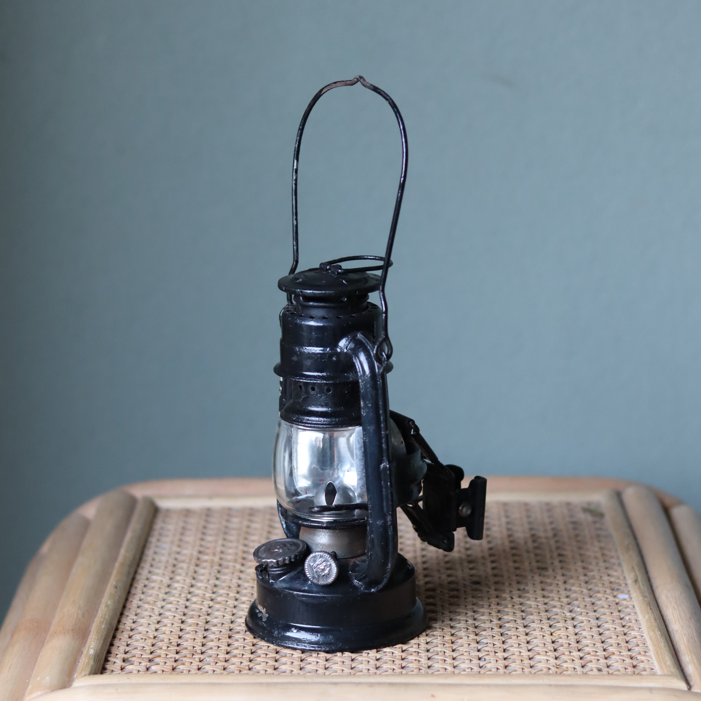 Rare Pre-War Bicycle Storm Lantern – Feuerhand 175F Superbaby oil lamp with original glass and rear red lens from late 1930s