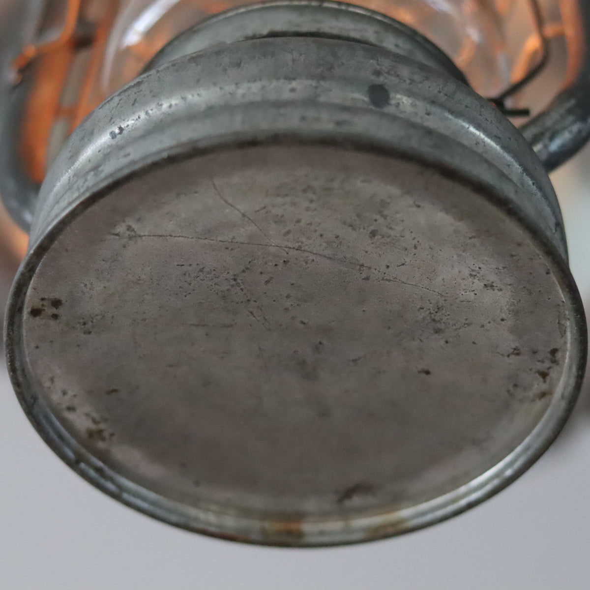 Rare Vintage Frowo 105 Hurricane Lantern – Pre-War/short post war Model with Dog Emblem metal base close-up of oil lamp