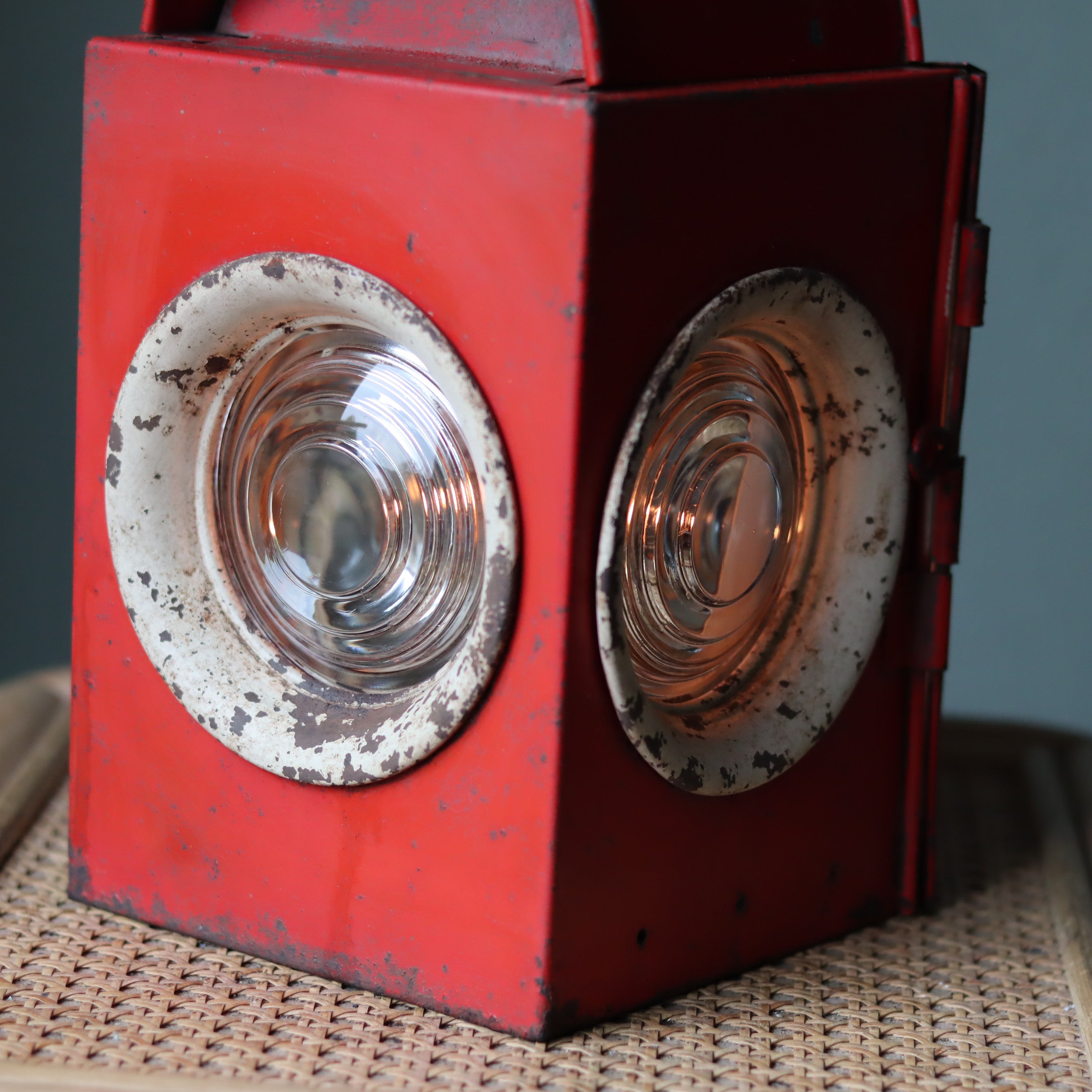 Vintage Roadwork Oil Lamp – A. Sartorius Wuppertal with Fishtail Burner (1960s) showing red metal body and glass lenses.