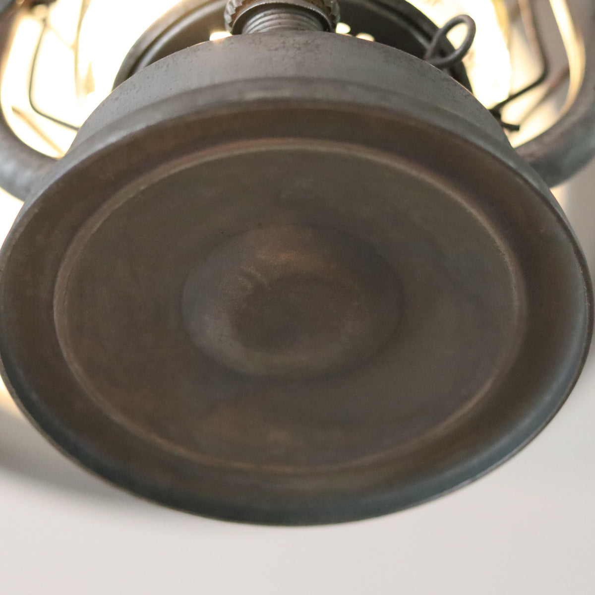 Rare Vintage Frowo Hurricane Lantern – Model No. 435 (1960s–1970s) oil lamp with metal base and glass chamber detail