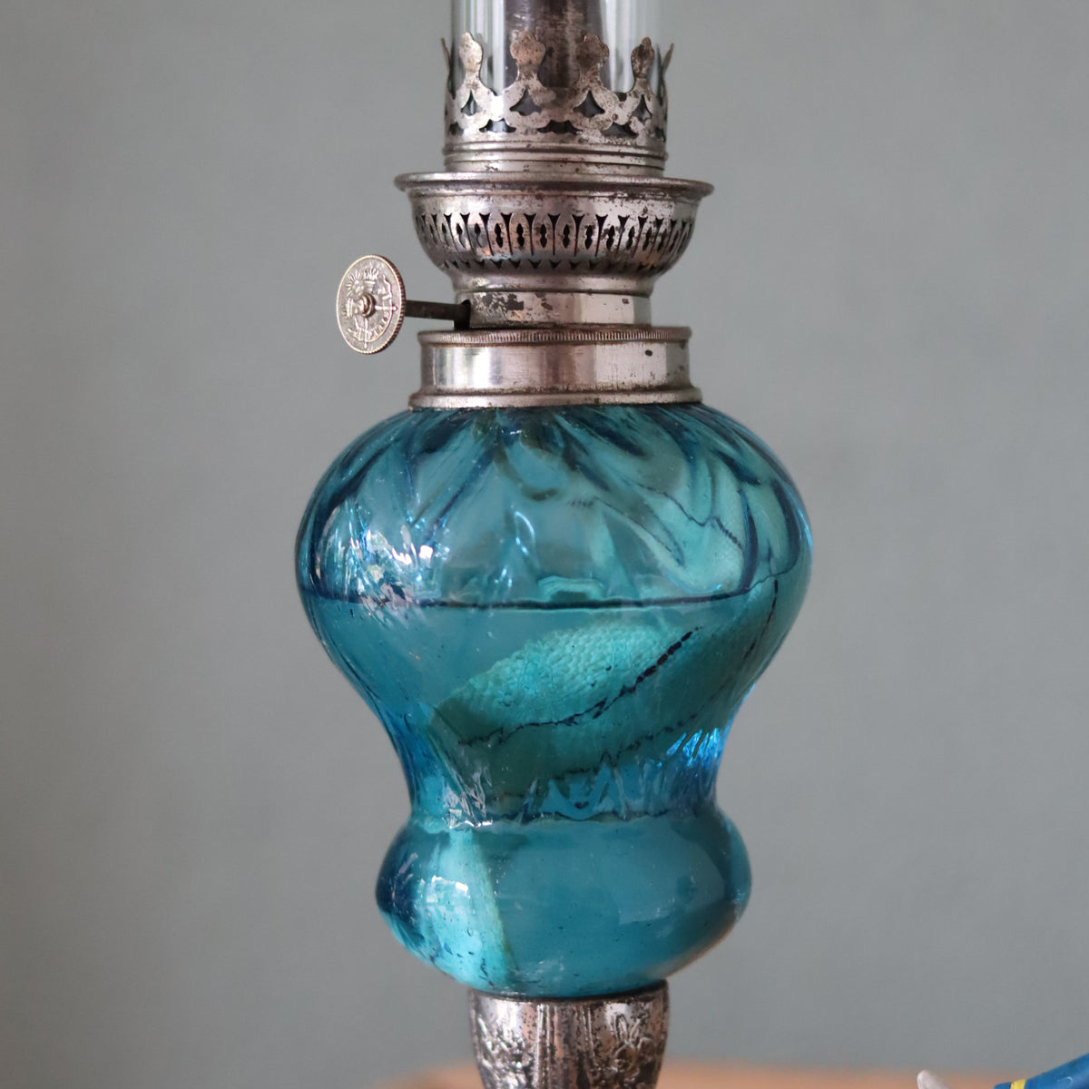 Rare Vintage French Oil Lamp – SI Paris Burner – Chrome Base & Blue Glass Reservoir – 1930s with detailed metalwork and vibrant blue glass reservoir