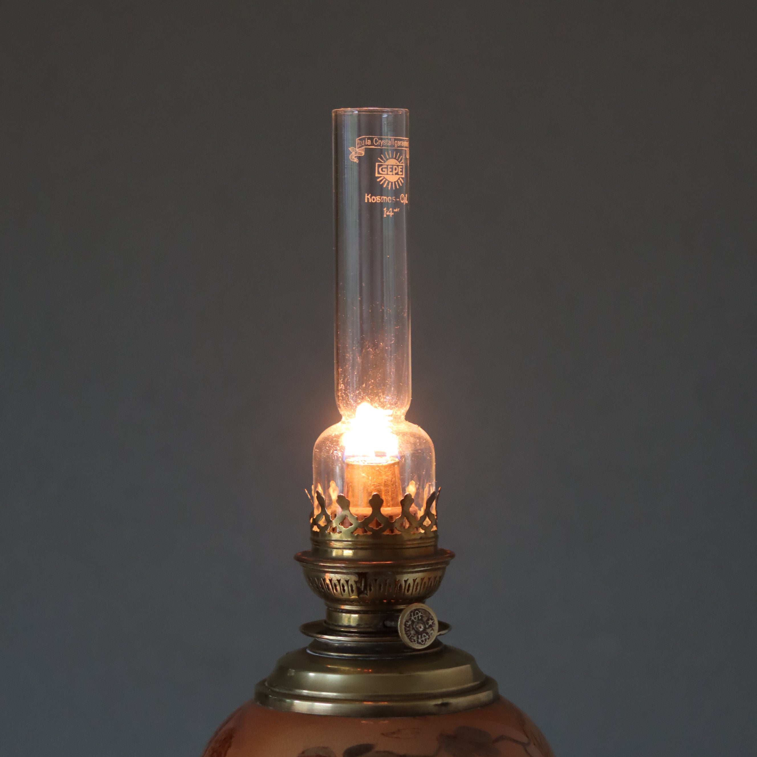 Rare Vintage French Oil Lamp – SI Paris Burner – Brass Base & Porcelain Reservoir with Birds – 1930s lit burner detail