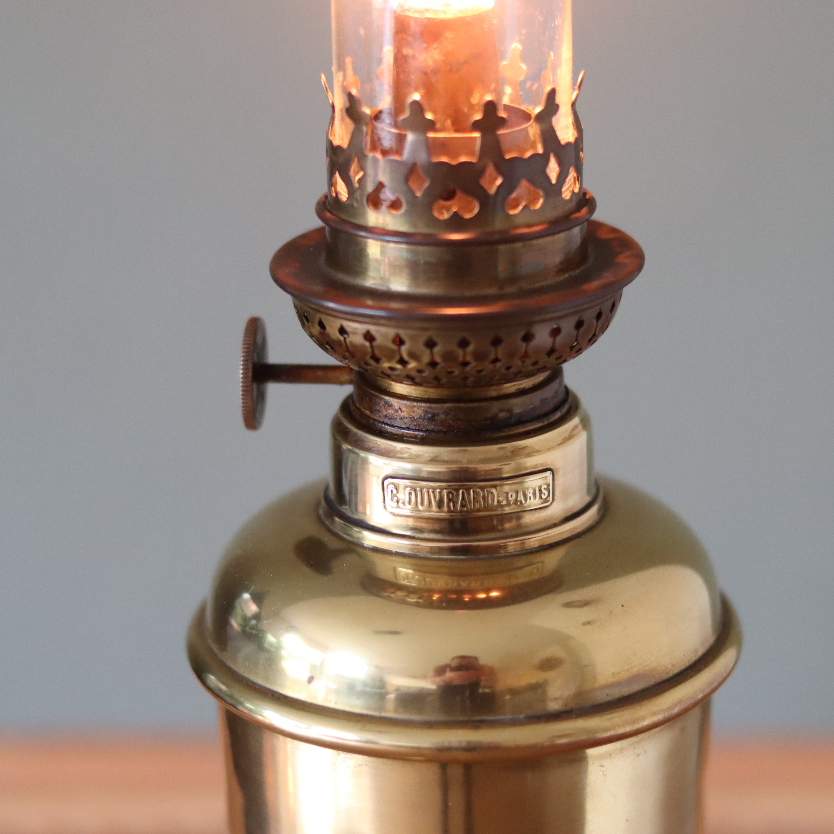 Rare Heavy Oil Lamp – C. Ouvrard Paris with Wild & Wessel Burner, Circa 1930s–1950s close-up of brass oil lamp details