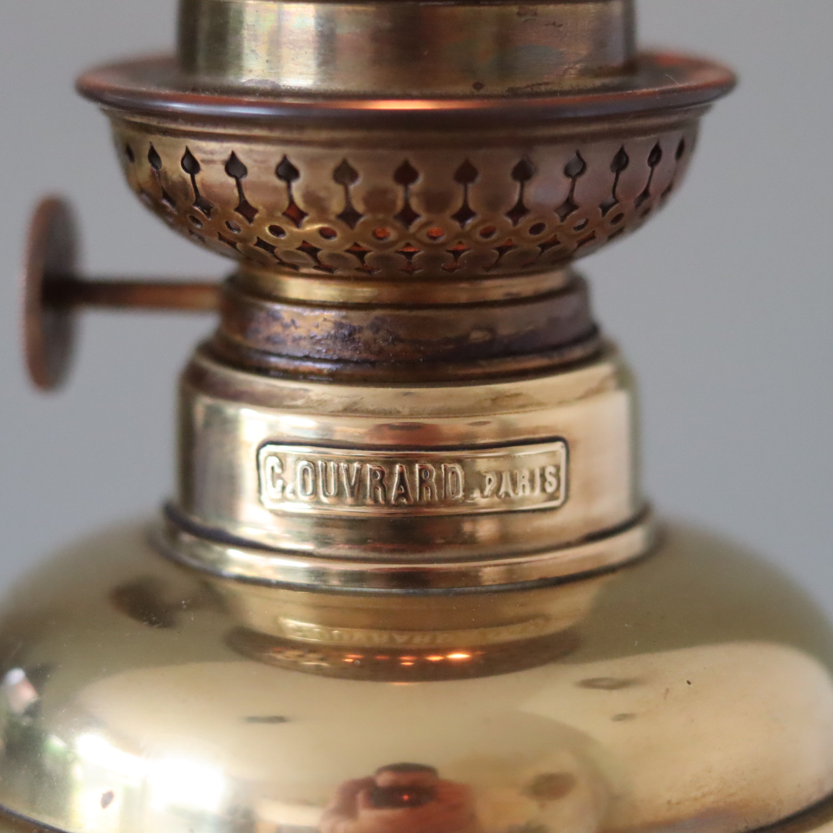 Rare Heavy Oil Lamp – C. Ouvrard Paris with Wild & Wessel Burner featuring detailed brass craftsmanship circa 1930s–1950s