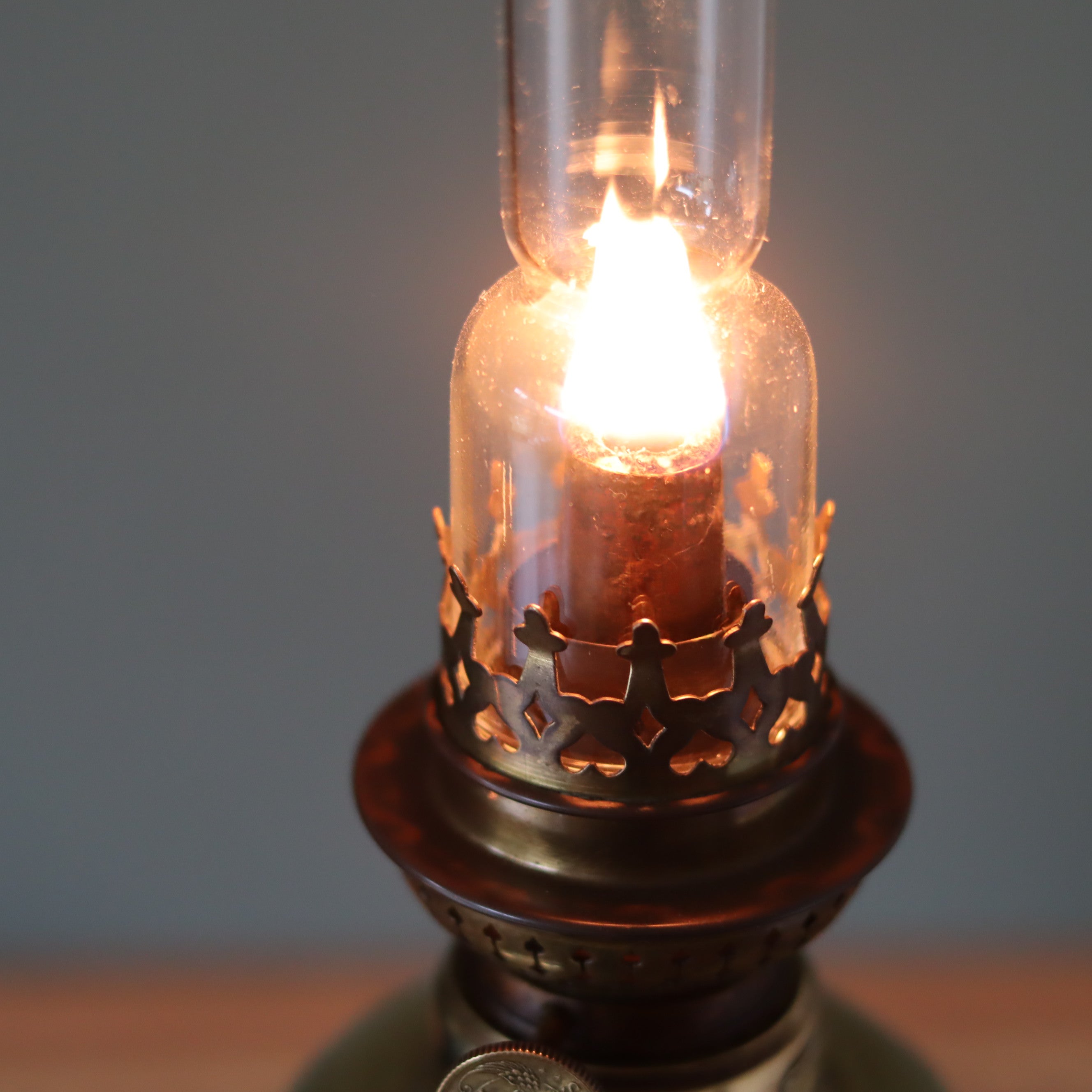 Rare Heavy Oil Lamp – C. Ouvrard Paris with Wild & Wessel Burner, Circa 1930s–1950s glowing flame detail close-up