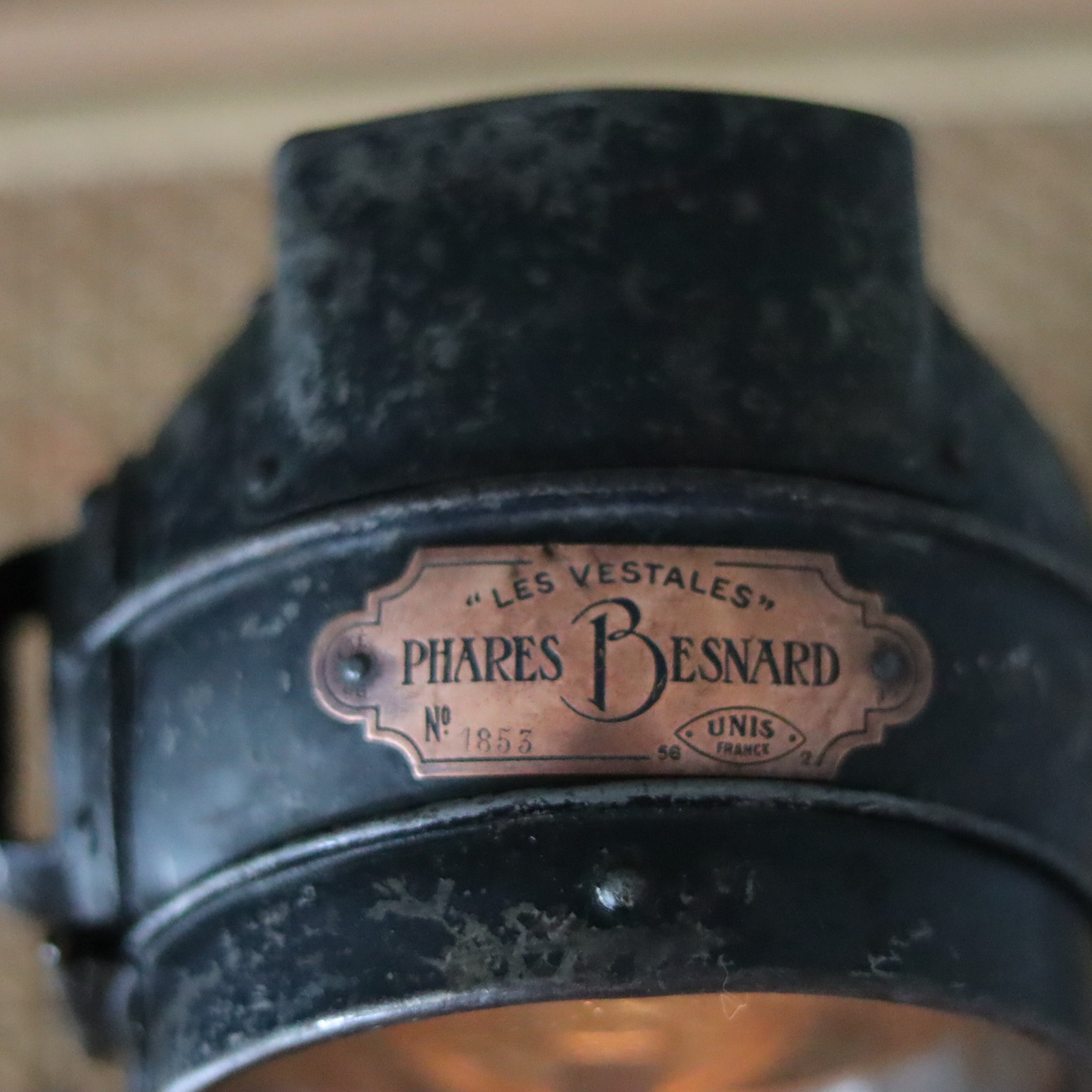Rare Antique Car Headlamp – “Les Vestales” Phares Besnard – Paris – Circa 1910–1920 oil lamp brand close-up