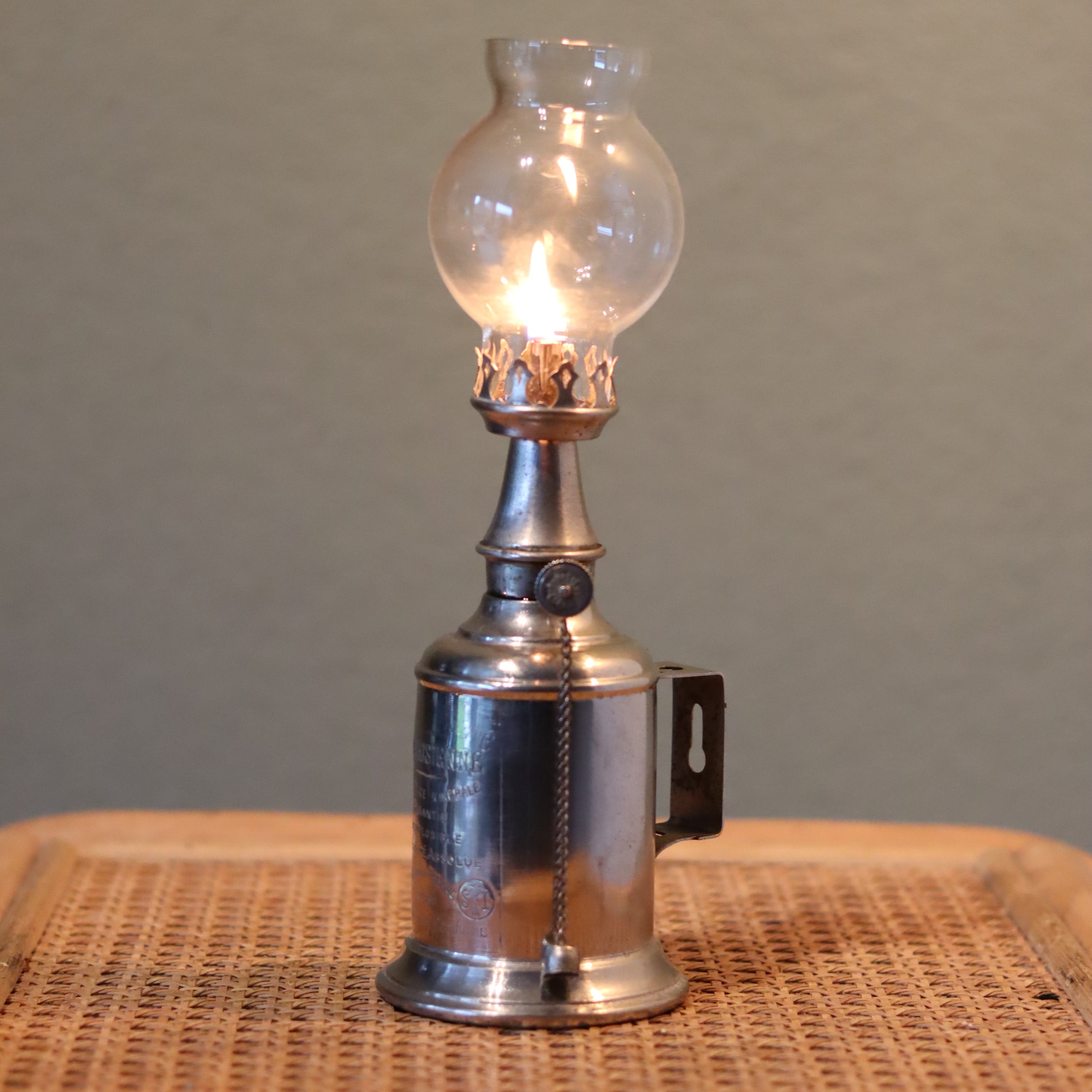 Rare Vintage Pigeon-Style Oil Lamp – SIAE “La Parisienne” (France) with lit flame showcasing classic metal design