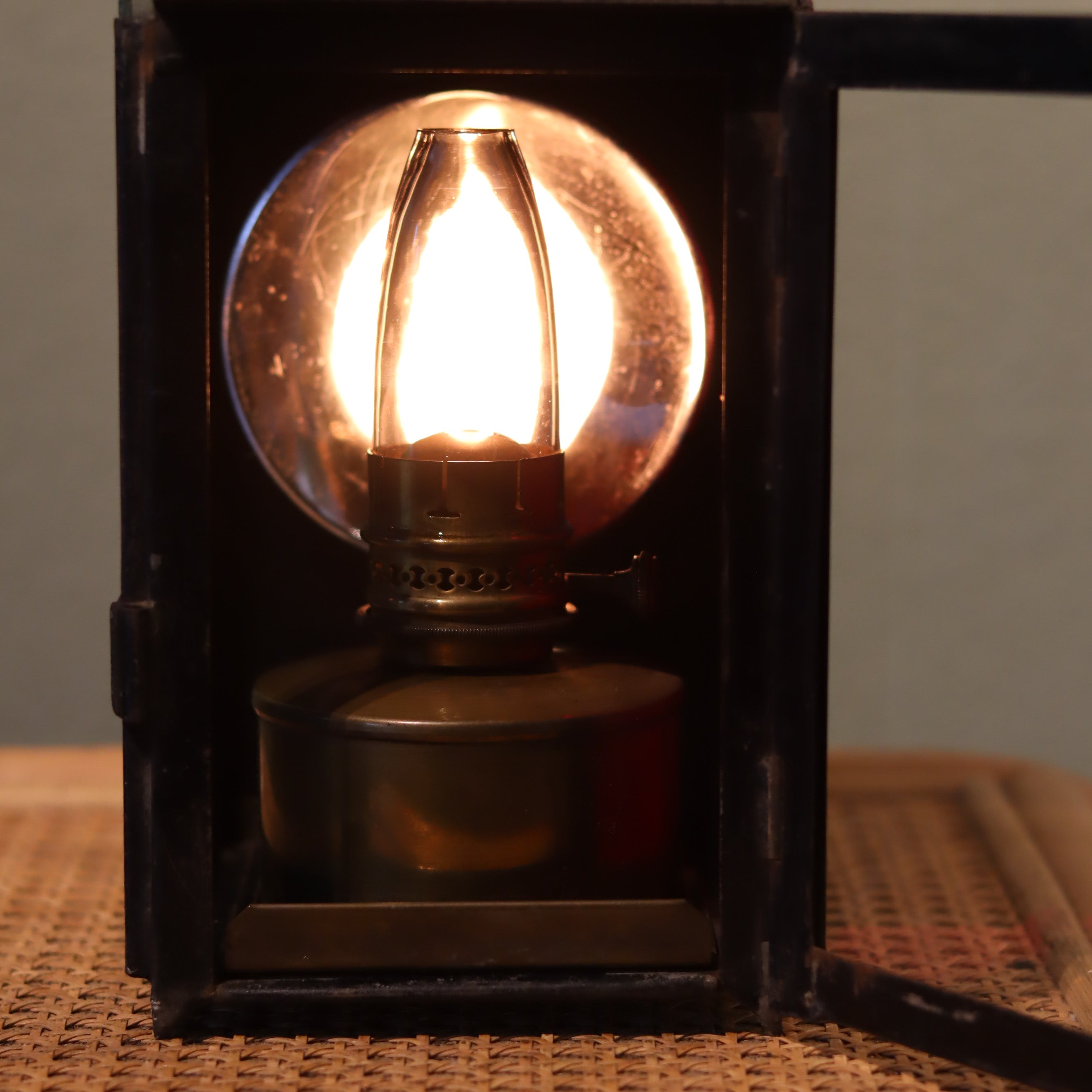 Rare Antique Railway Signal Lamp – Poyard à Paris, complete functional oil lamp emitting warm light, circa 1920–1930
