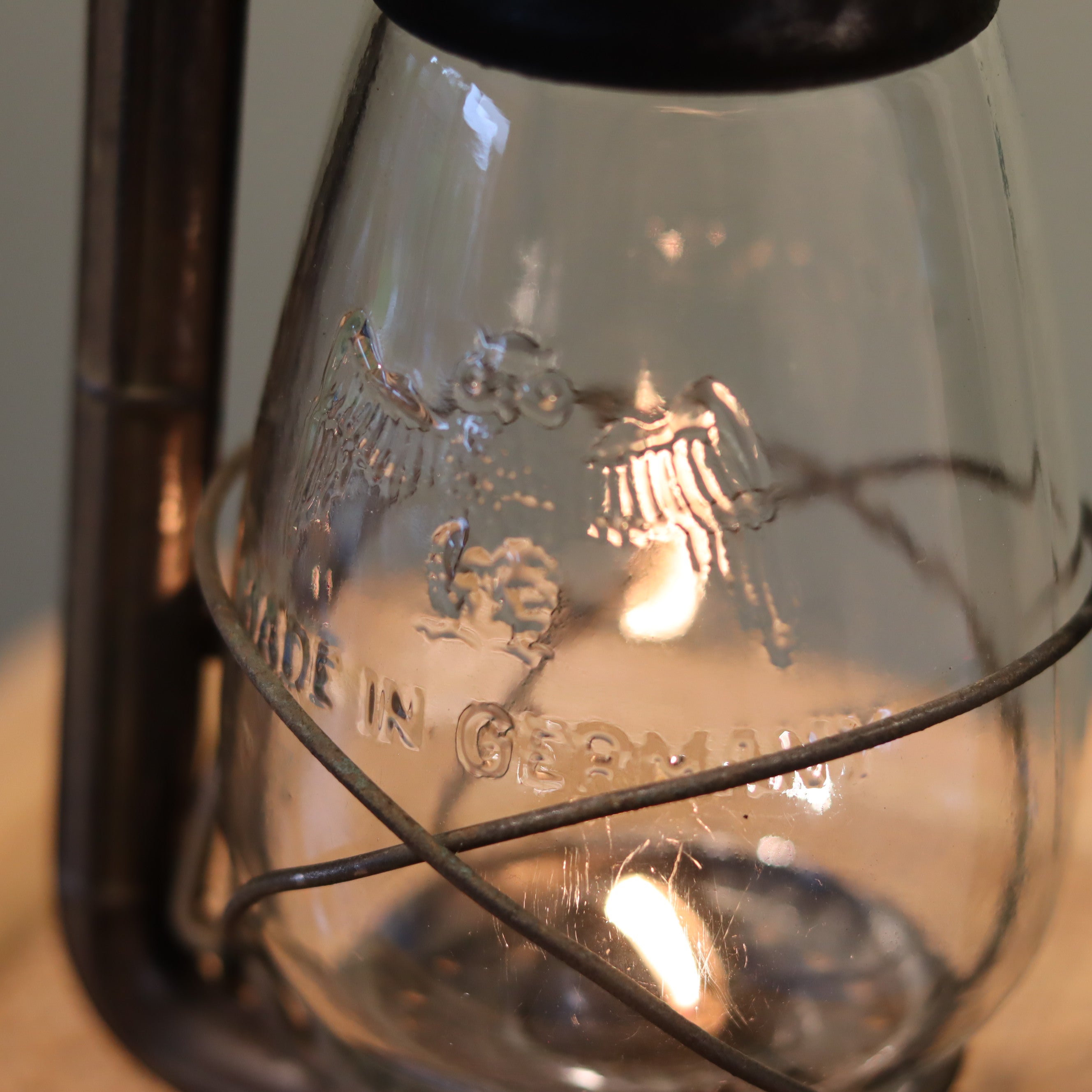 Rare Old Hurricane Lantern – Mewa 865 – Early Model with Unique Phönix Glass – Czechoslovakia oil lamp detail close-up