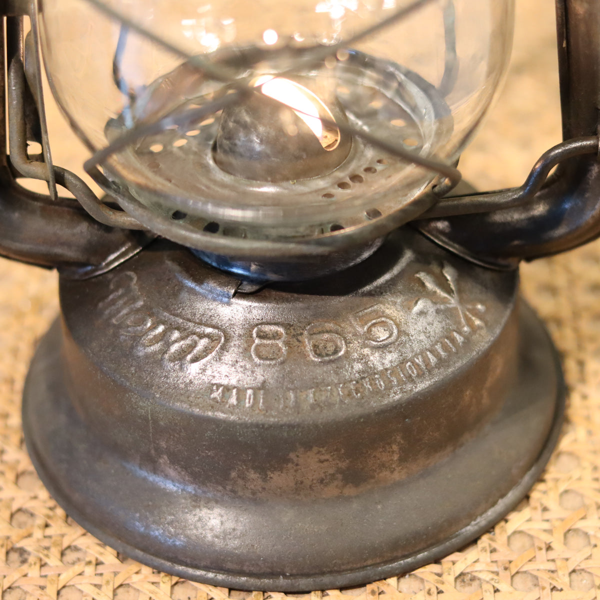Rare Old Hurricane Lantern – Mewa 865 – Early Model with Unique Phönix Glass – Czechoslovakia oil lamp detail