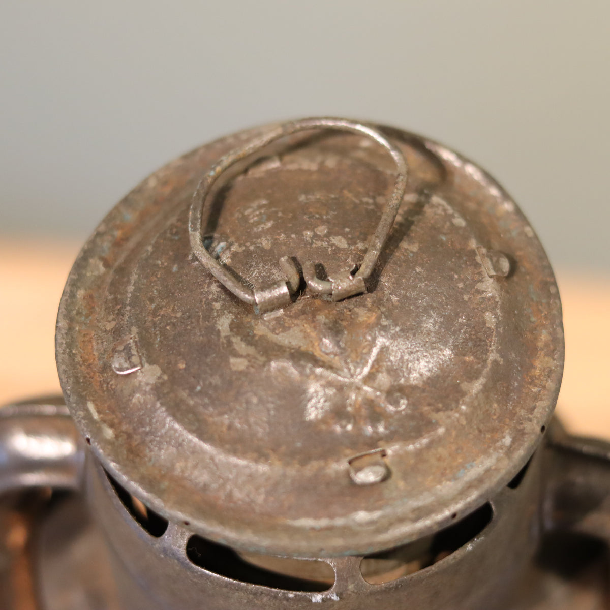 Rare Old Hurricane Lantern – Mewa 865 – Early Model with Unique Phönix Glass – antique oil lamp top view