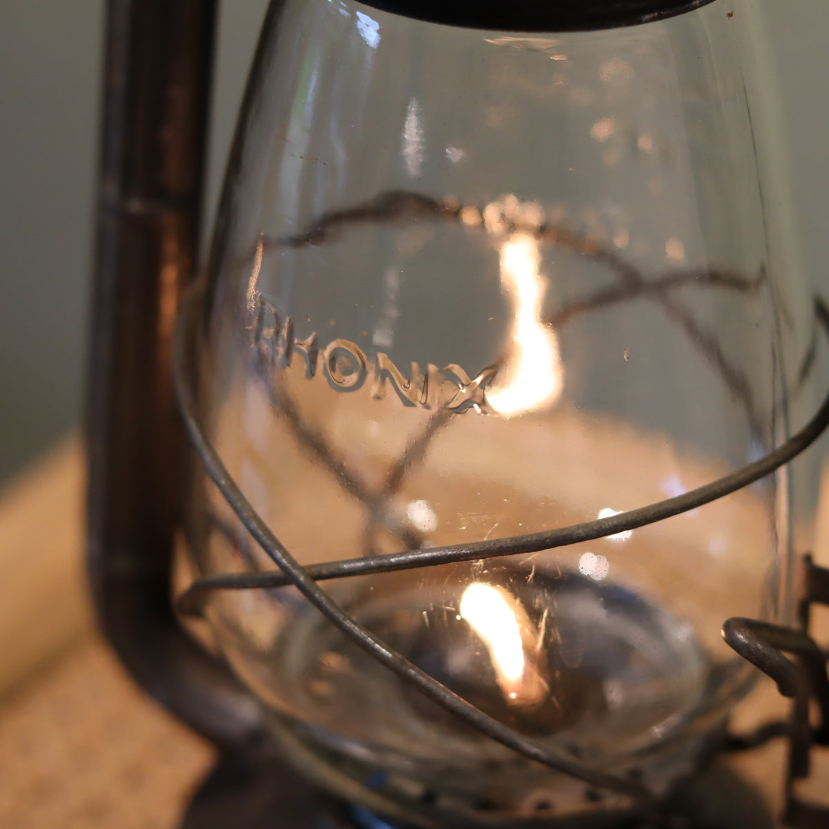 Rare Old Hurricane Lantern – Mewa 865 – Early Model with Unique Phönix Glass featuring vintage oil lamp flame detail