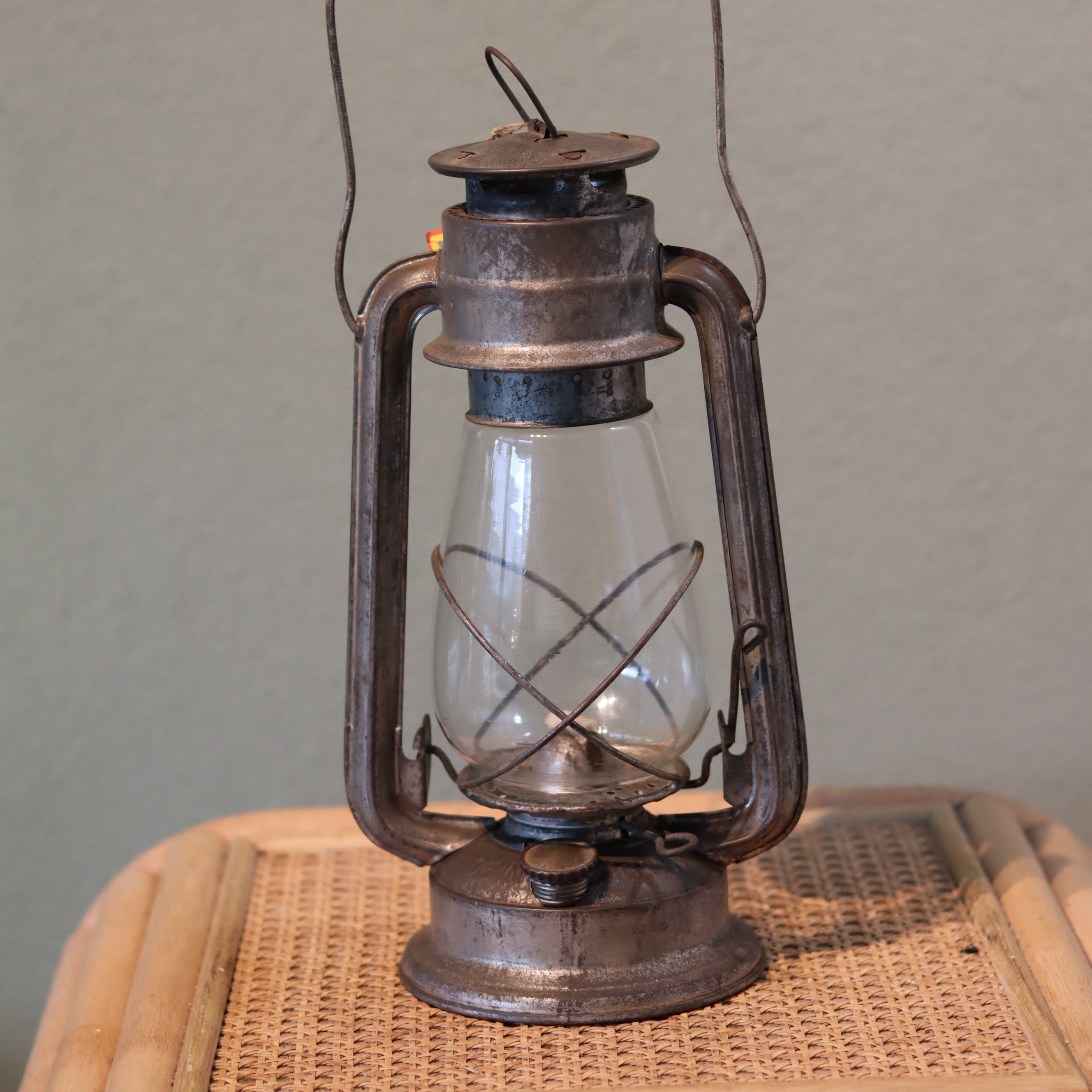 New Old Stock Vintage Frowo Hurricane Lantern – Model 75 (1960s/70s) classic oil lamp in rustic condition