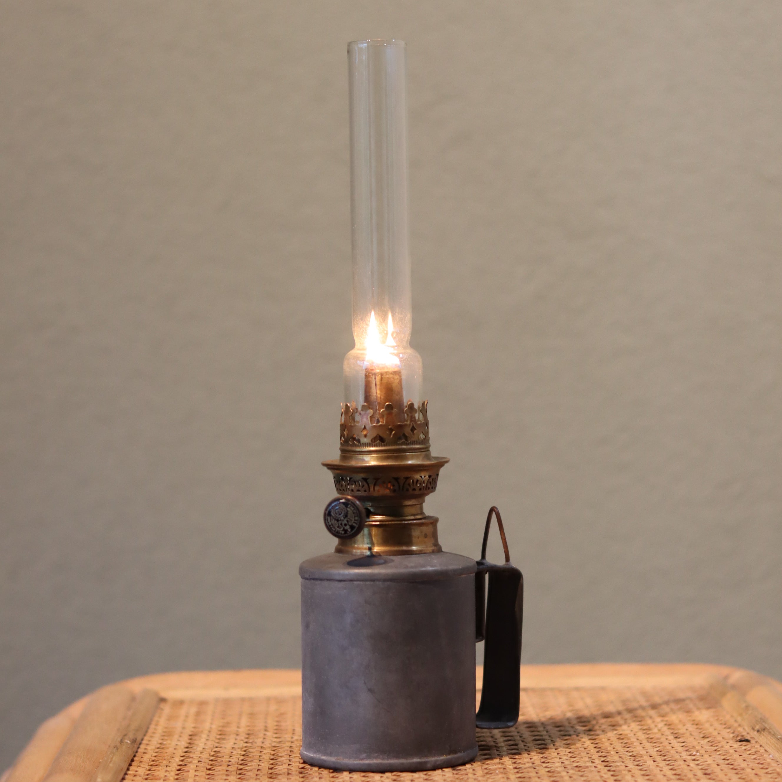 Vintage Wall Oil Lamp – Hugo Schneider Burner with Zinc Reservoir (1930s–1940s)