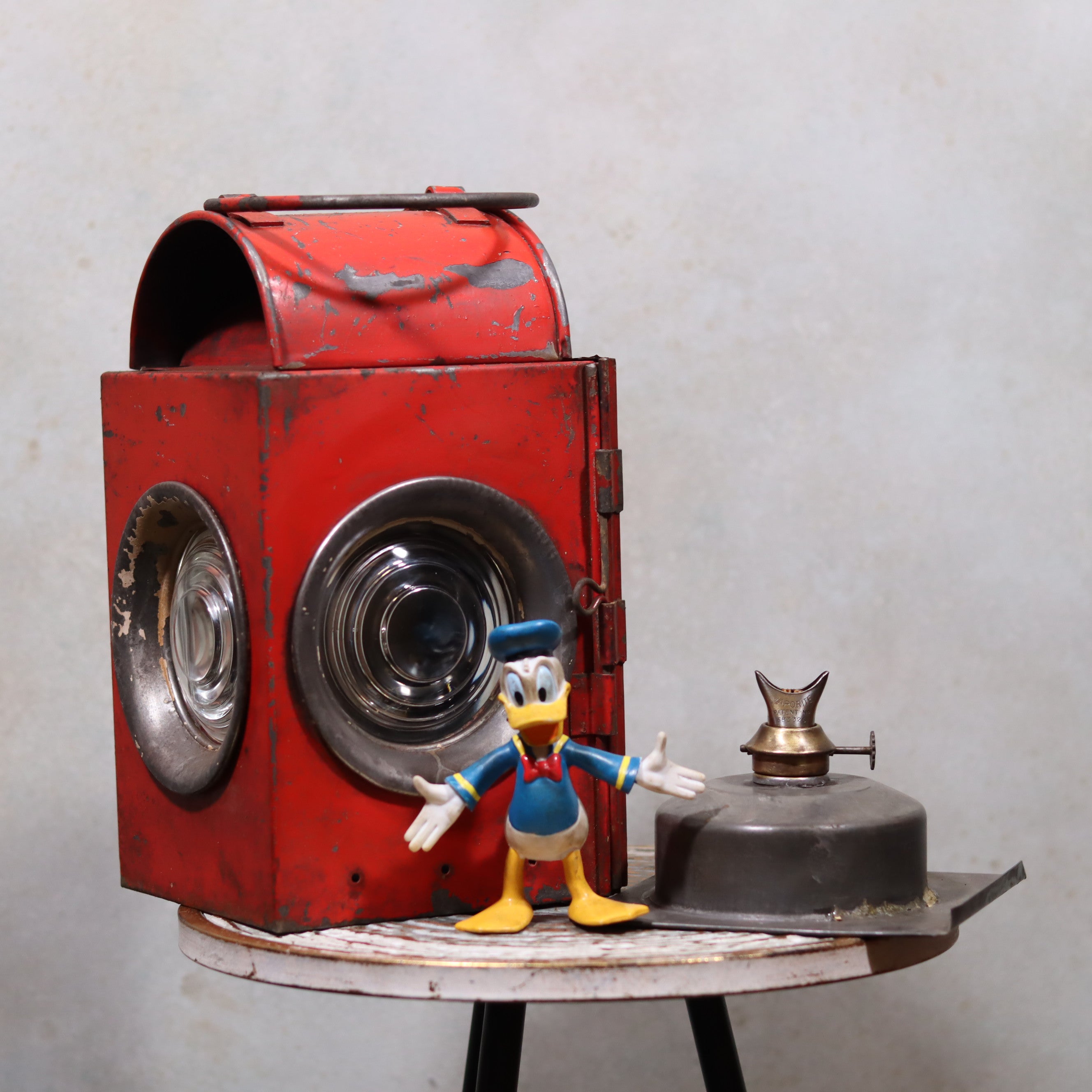 Vintage Roadwork Oil Lamp – A. Sartorius Wuppertal with Fishtail Burner (1960s) showing red metal lamp and burner