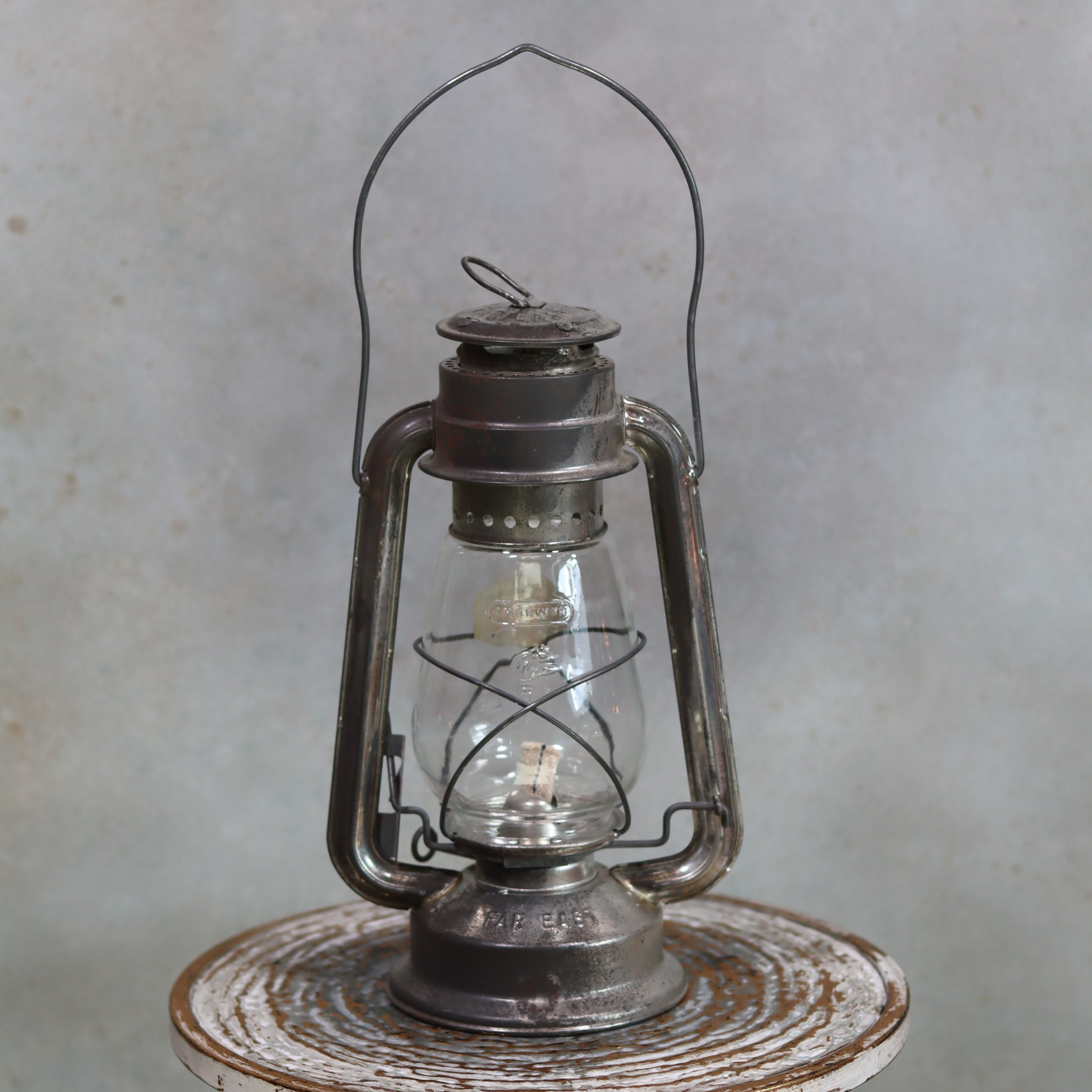 Chalwyn “Far East” Hurricane Lantern – Made in England (1960s–1970s) – NOS