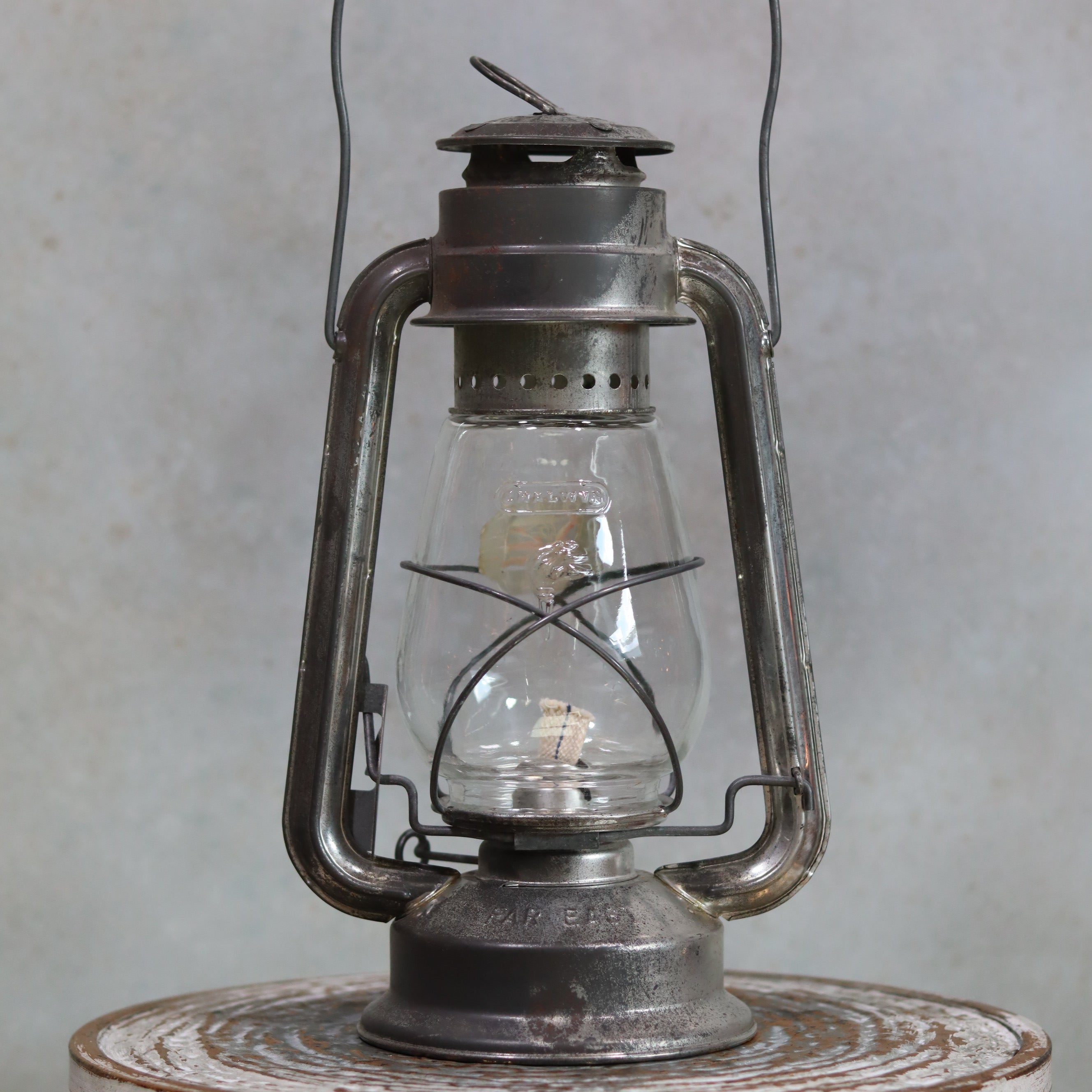 Chalwyn “Far East” Hurricane Lantern – Made in England (1960s–1970s) – NOS