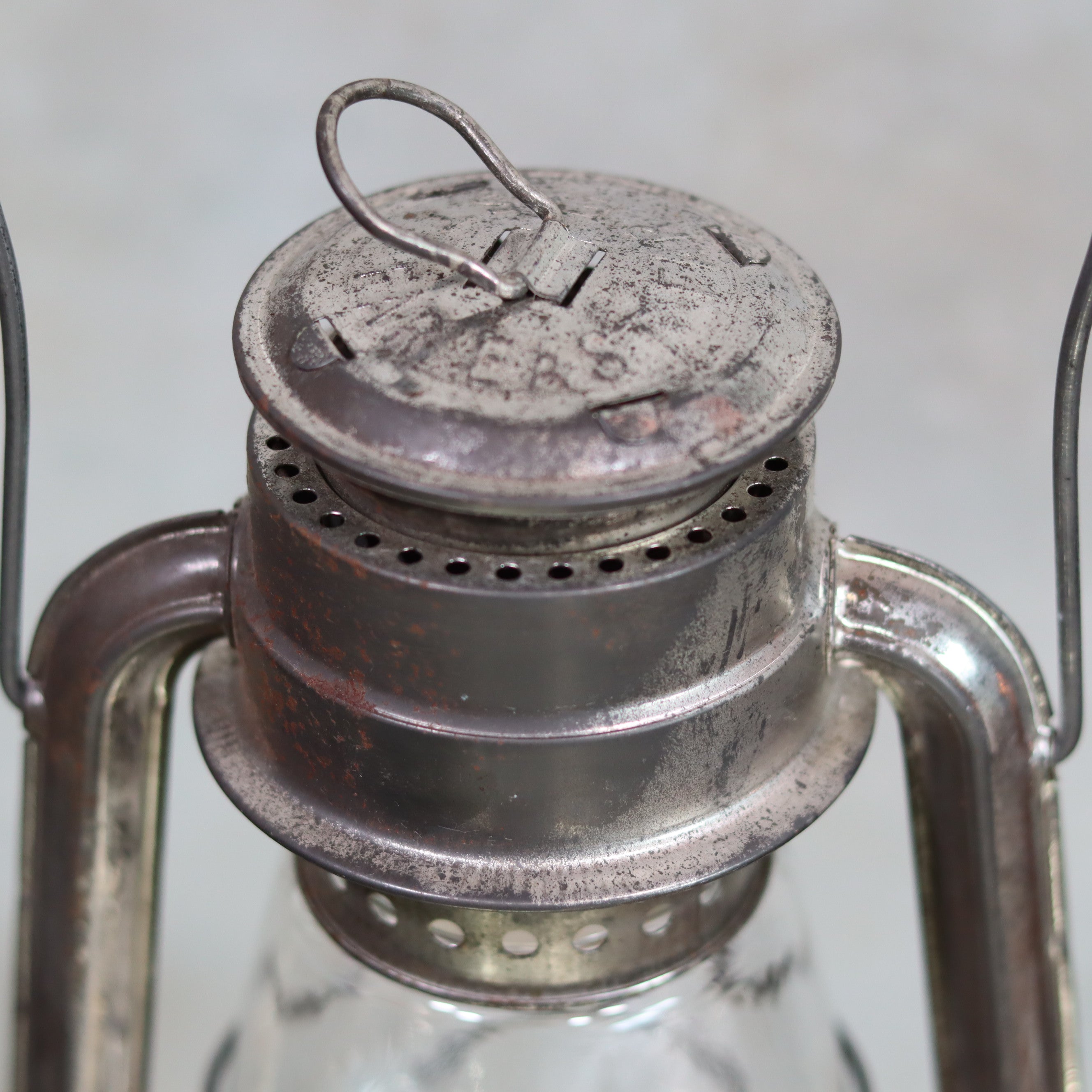 Chalwyn “Far East” Hurricane Lantern – Made in England (1960s–1970s) – NOS