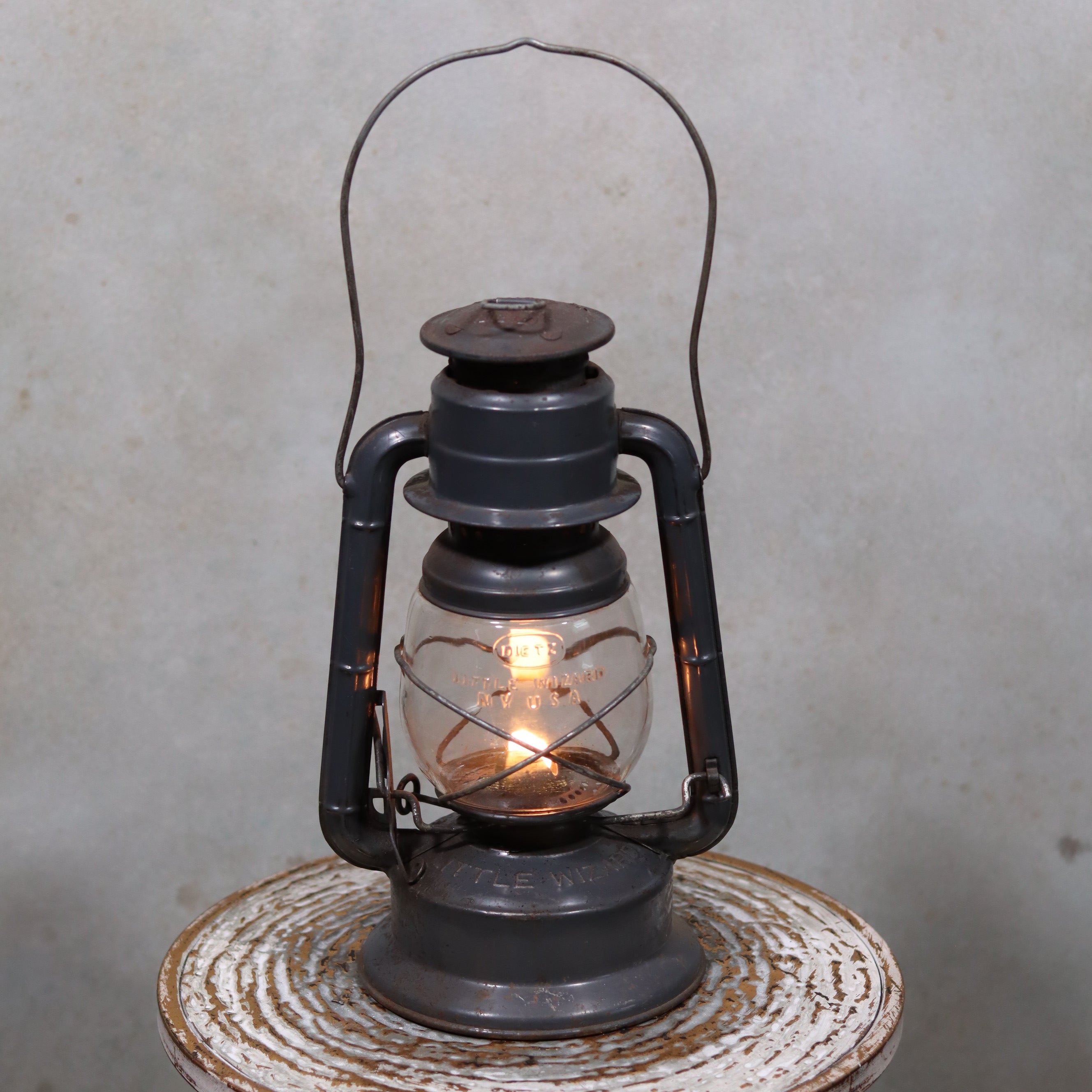 Vintage Dietz Little Wizard Hurricane Lantern – 1950s American Kerosene Lamp