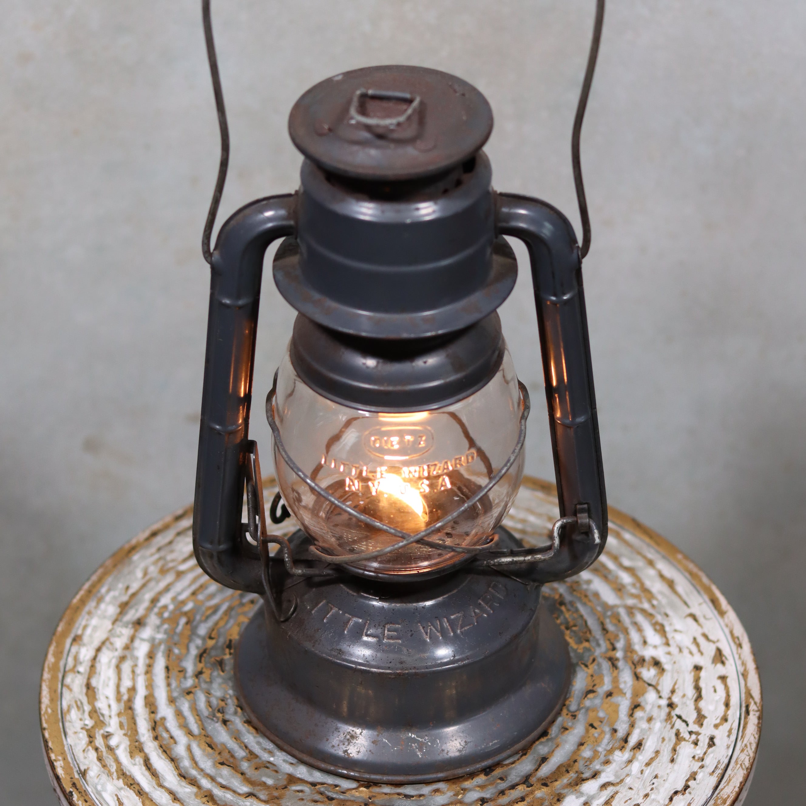 Vintage Dietz Little Wizard Hurricane Lantern – 1950s American Kerosene Lamp