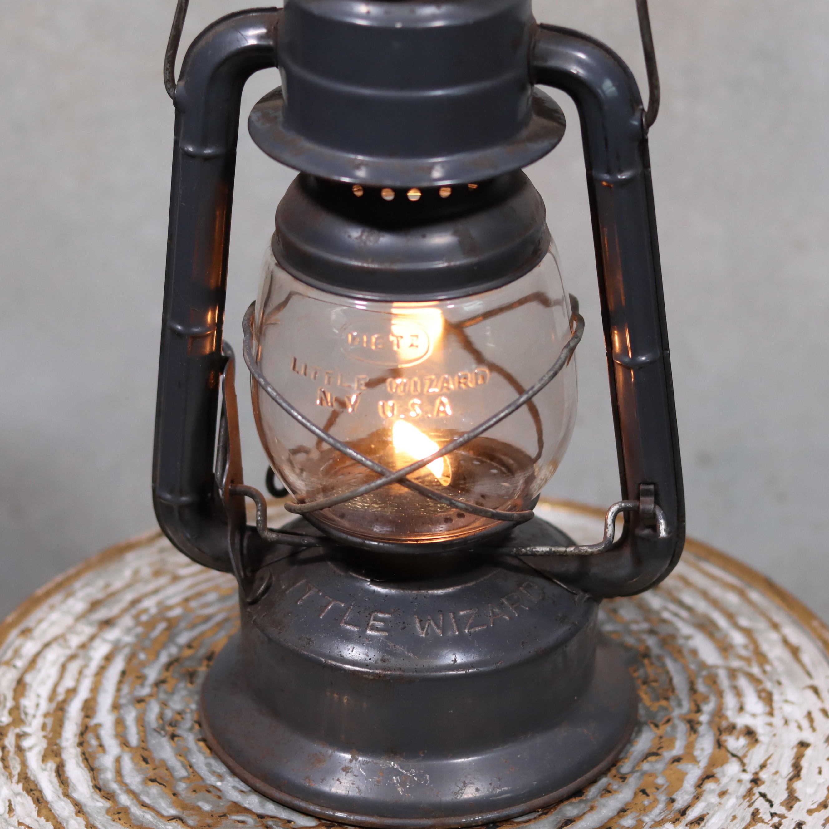 Vintage Dietz Little Wizard Hurricane Lantern – 1950s American Kerosene Lamp