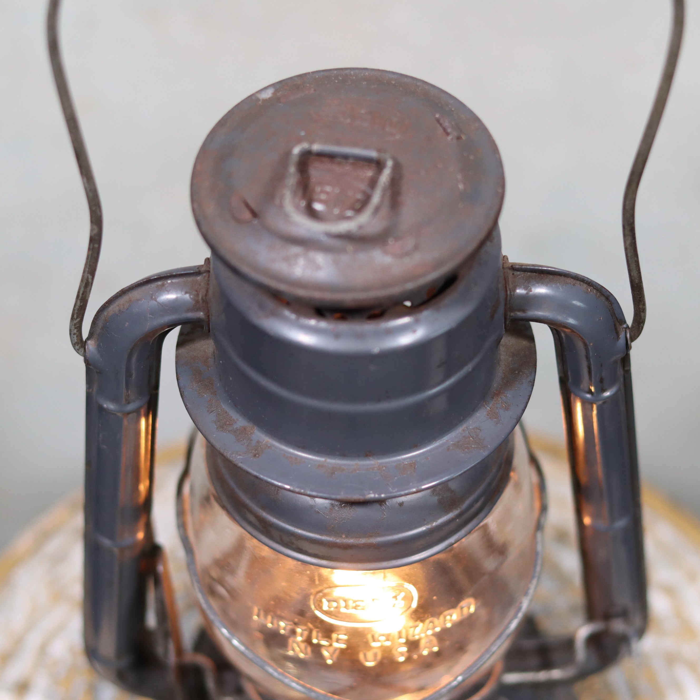 Vintage Dietz Little Wizard Hurricane Lantern – 1950s American Kerosene Lamp