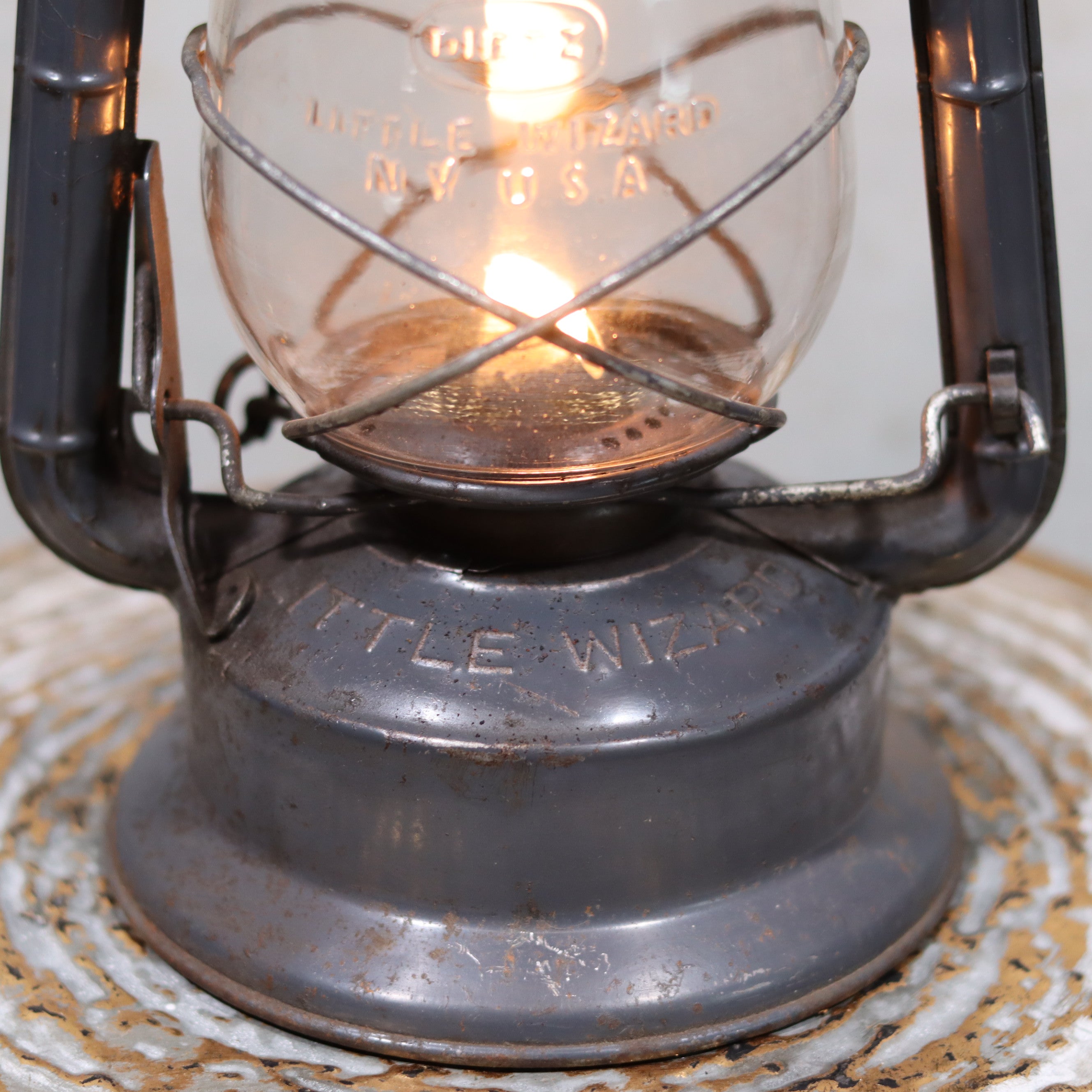 Vintage Dietz Little Wizard Hurricane Lantern – 1950s American Kerosene Lamp