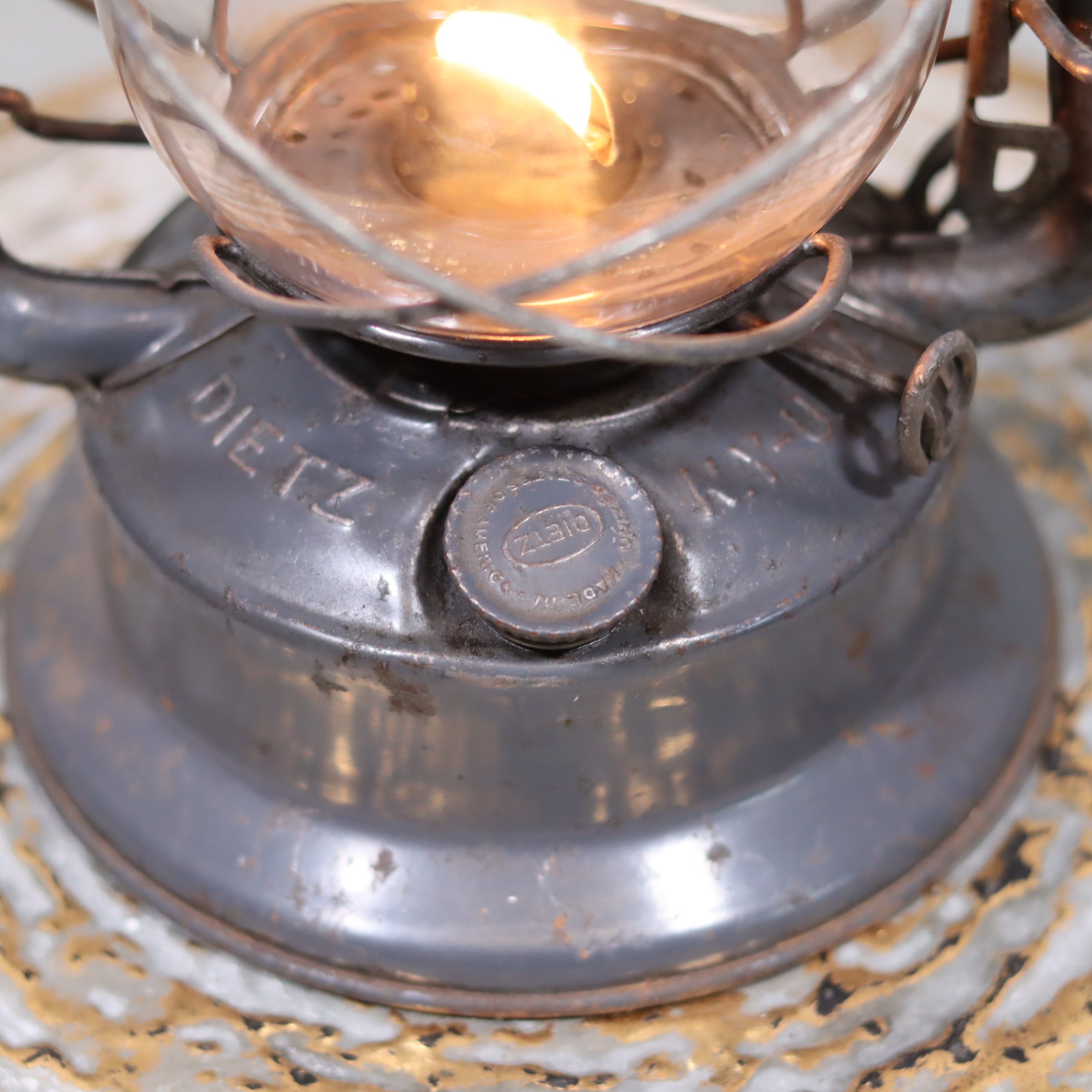 Vintage Dietz Little Wizard Hurricane Lantern – 1950s American Kerosene Lamp