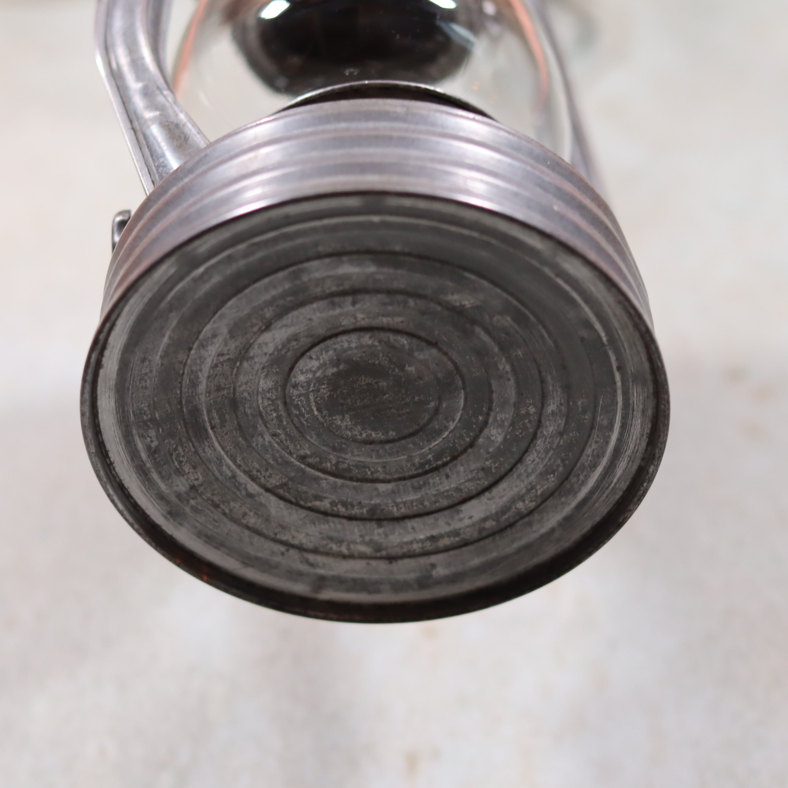 Bottom view of the Vintage French Royalux Hurricane Lantern – Glass Lift Mechanism (27 cm) oil lamp base detail