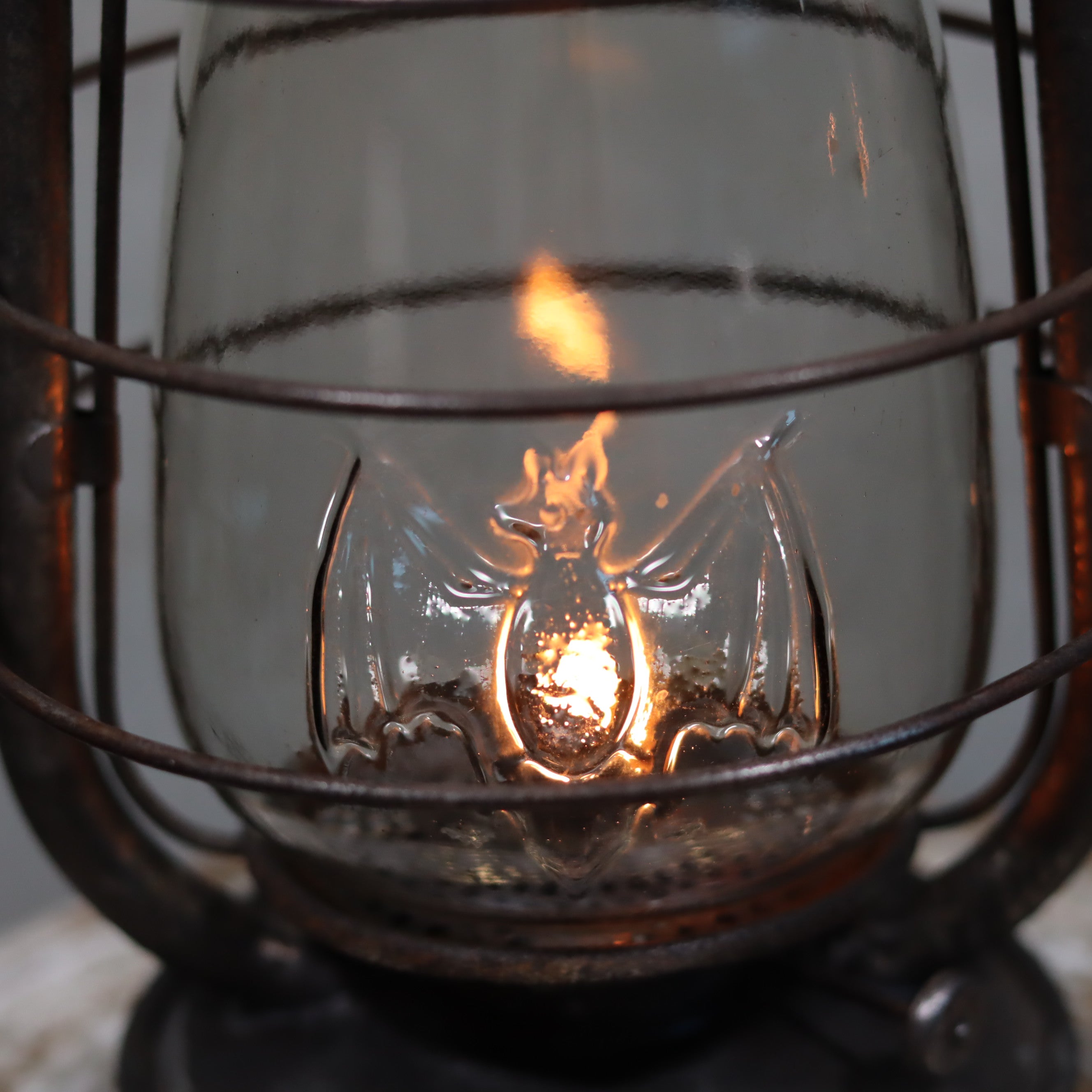 Rare Antique Hurricane Lantern – Stübgen & Co, DR Patent 2833 (Circa 1907–1909) oil lamp with bat design on glass globe