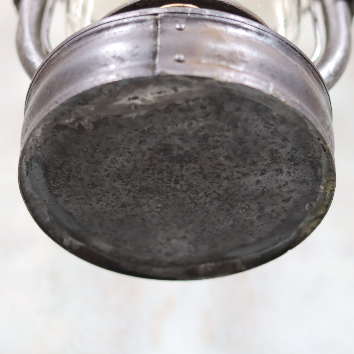 Rare Antique Hurricane Lantern – Stübgen & Co, DR Patent 2833 (Circa 1907–1909) showing the oil lamp base detail