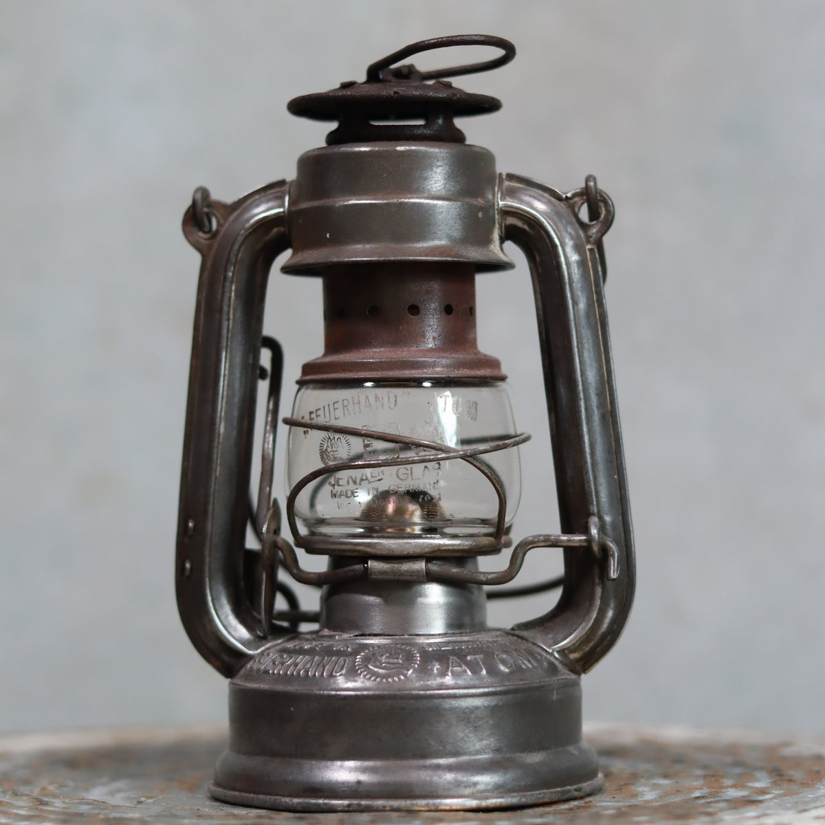 Rare Pre-War Storm Lantern – Feuerhand Atom 75, 1930s oil lamp with original marked glass in excellent condition