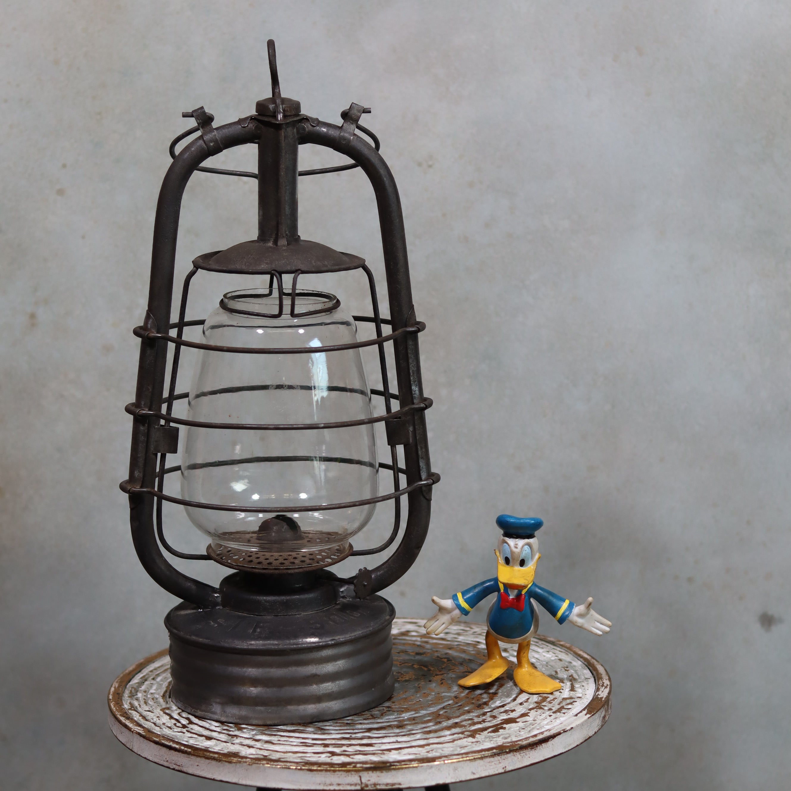 Vintage French Hurricane Lantern – SIF 500 – Cristal Supérieur Glass – 1950s–1970s oil lamp with metal frame and glass chimney.