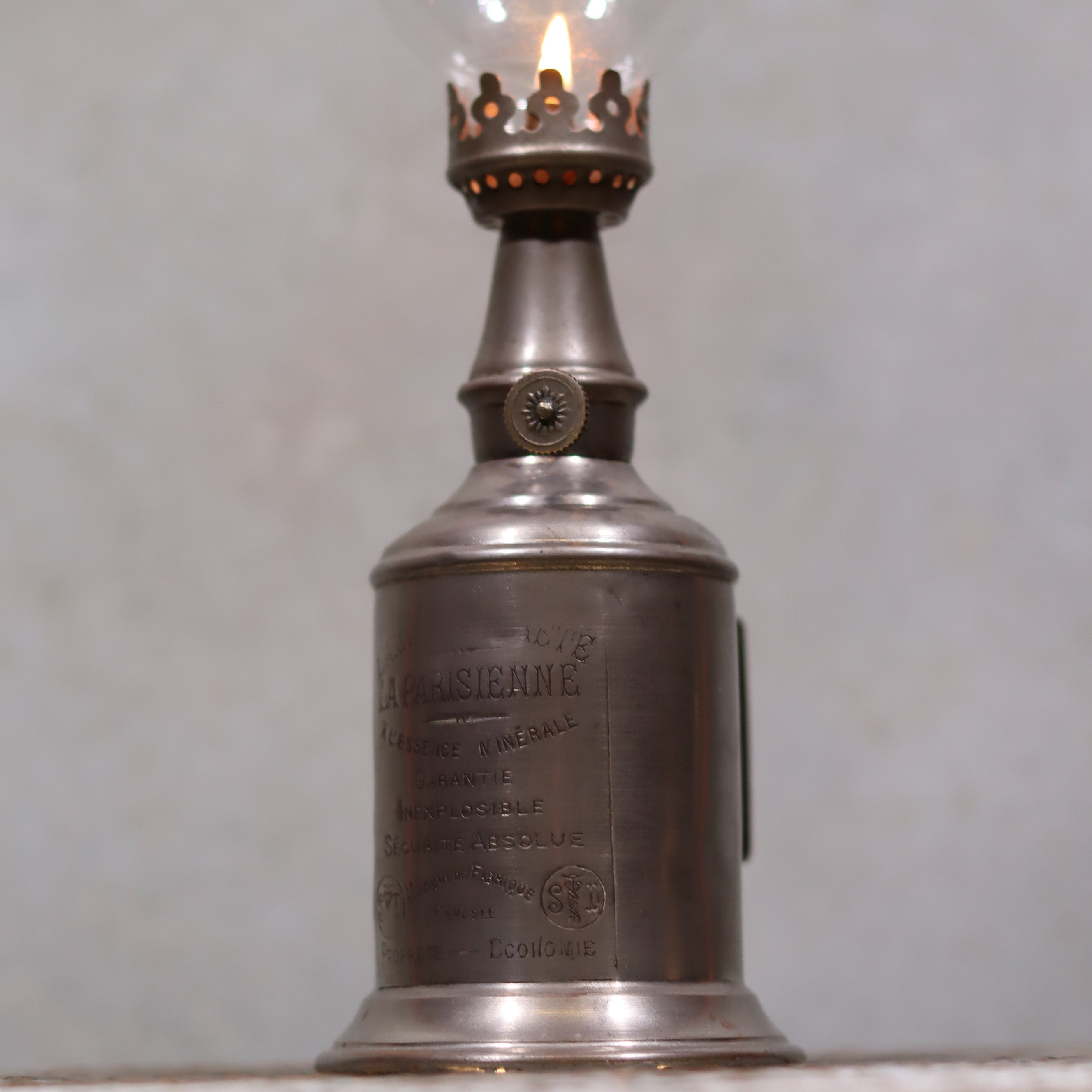 Vintage SIAE Oil Lamp – “La Parisienne” Model, Complete & Functional with elegant metal body and lit flame detail