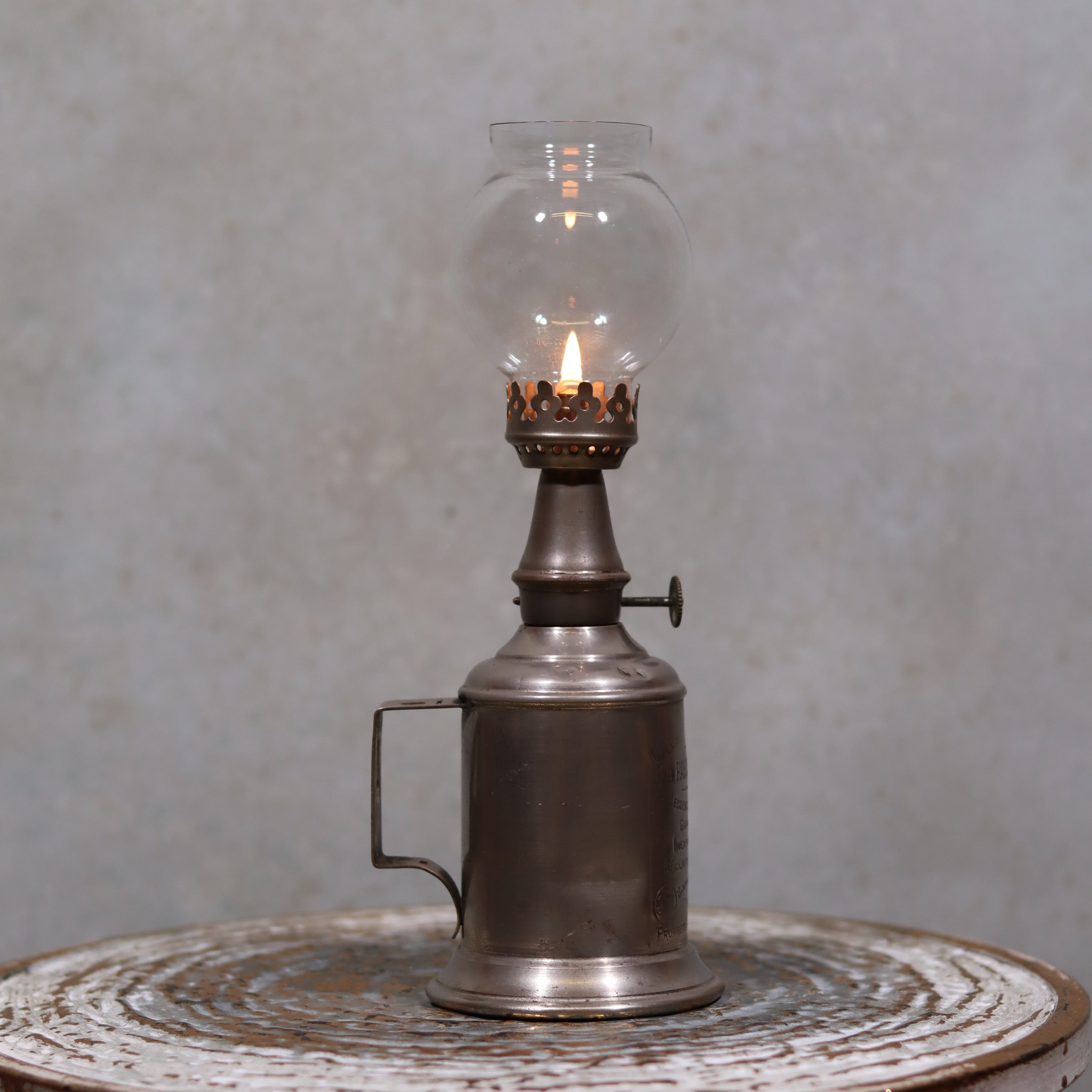 Vintage SIAE Oil Lamp – “La Parisienne” Model, Complete & Functional vintage metal oil lamp with glass chimney lit flame