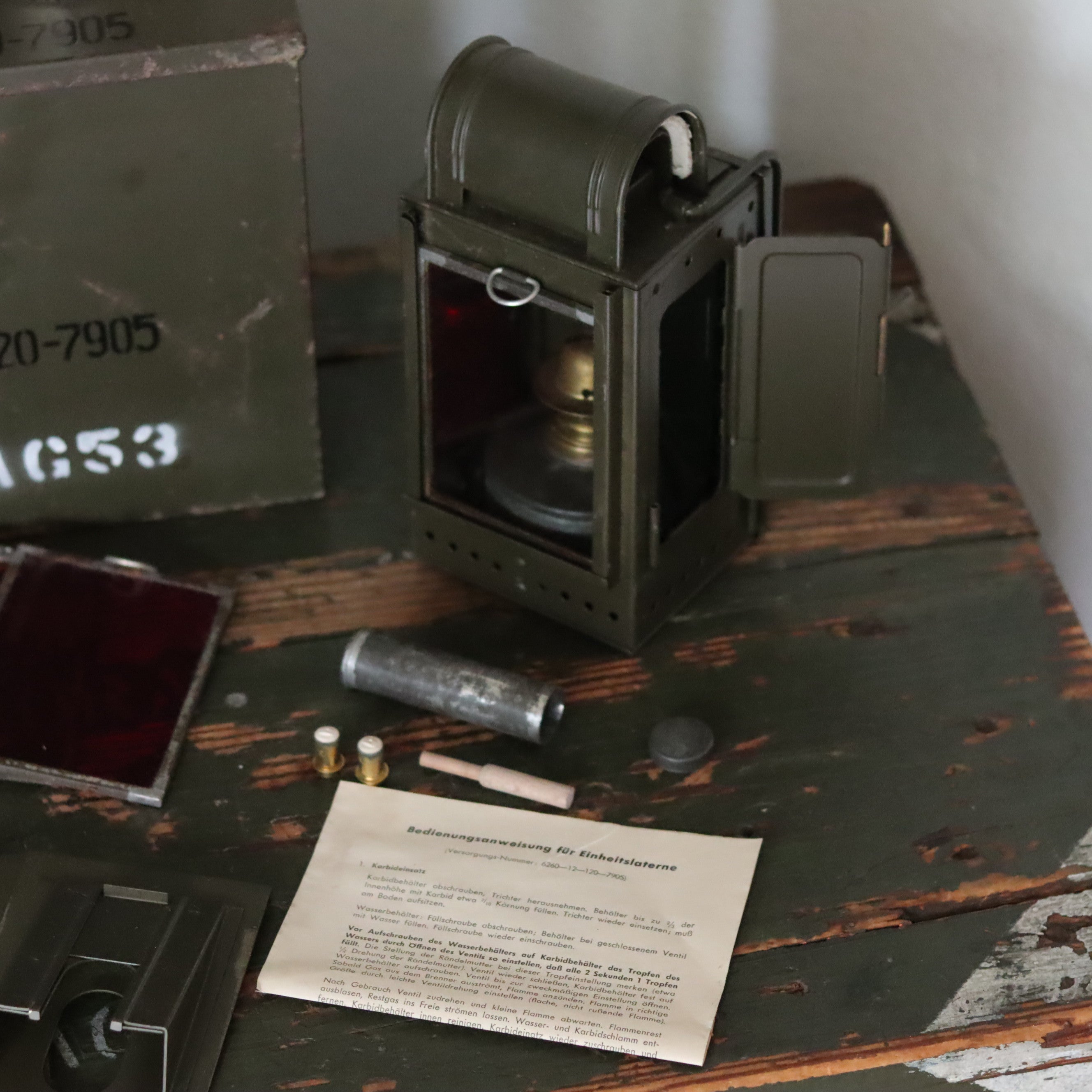 Rare German Military Lantern Set – Einheitslaterne 2AG53 with Multi-Fuel Options and Accessories (Osmeka, 1950s–1960s)