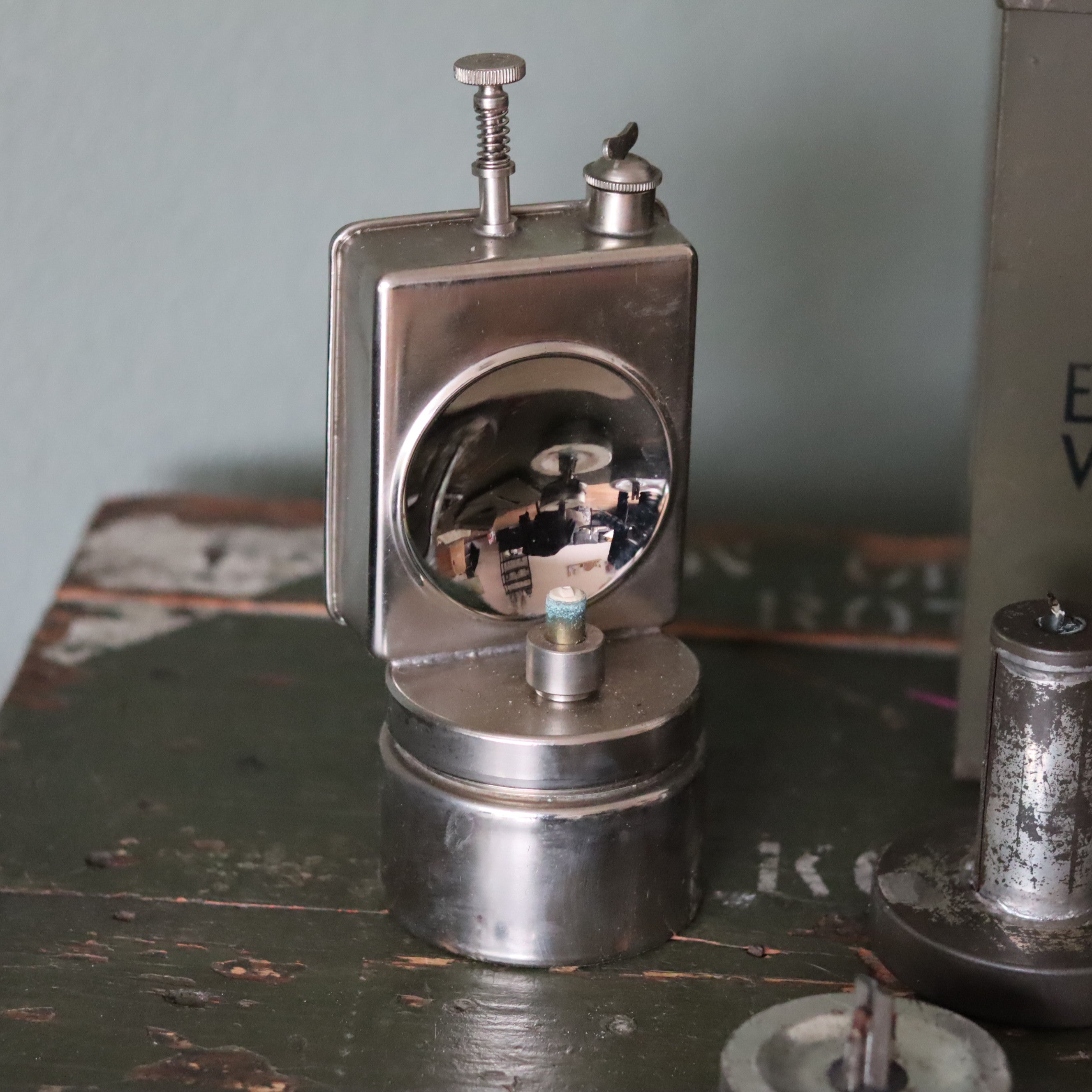 Rare German Military Lantern Set – Einheitslaterne 2AG53 with Multi-Fuel Options and Accessories (Osmeka, 1950s–1960s)