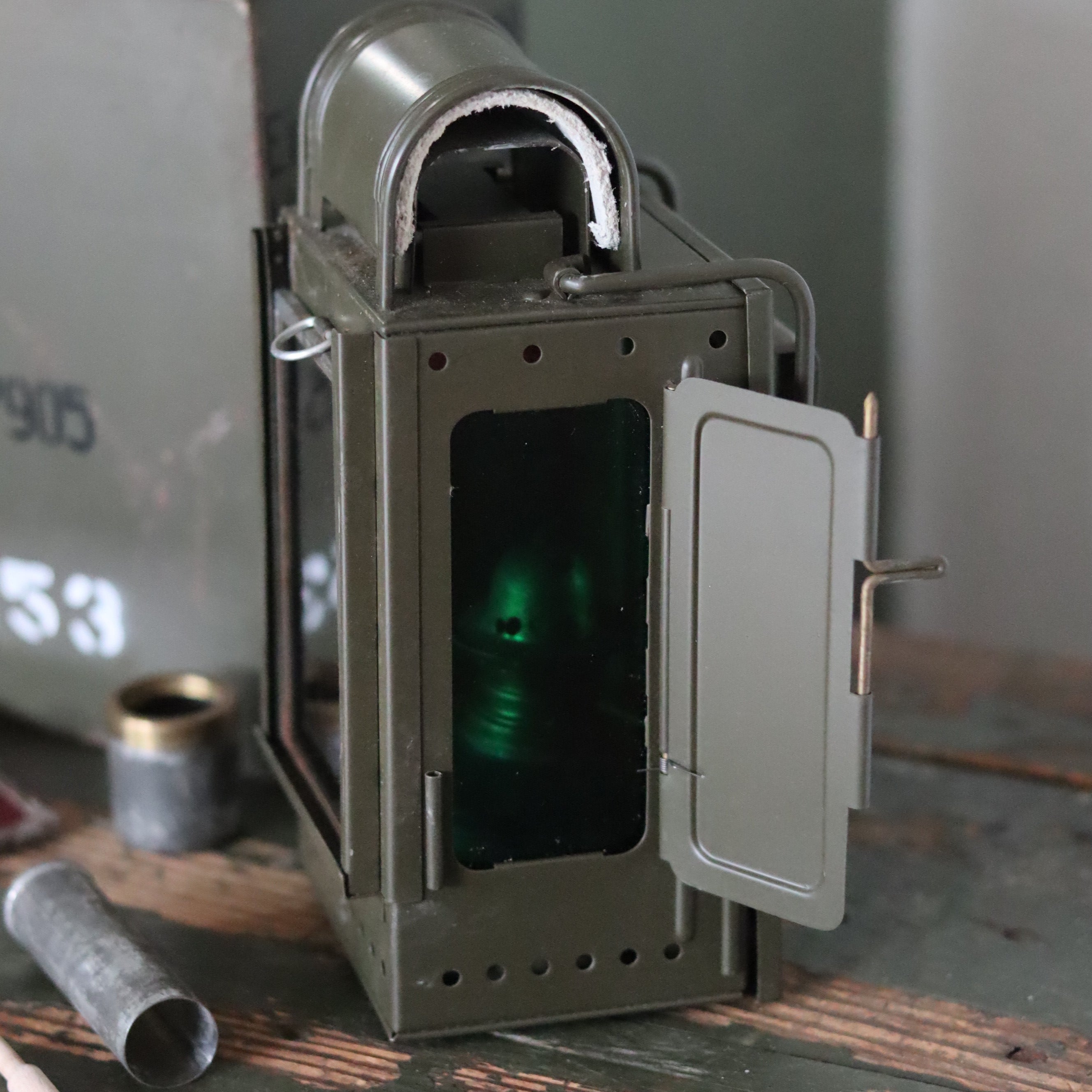 Rare German Military Lantern Set – Einheitslaterne 2AG53 with Multi-Fuel Options and Accessories (Osmeka, 1950s–1960s)