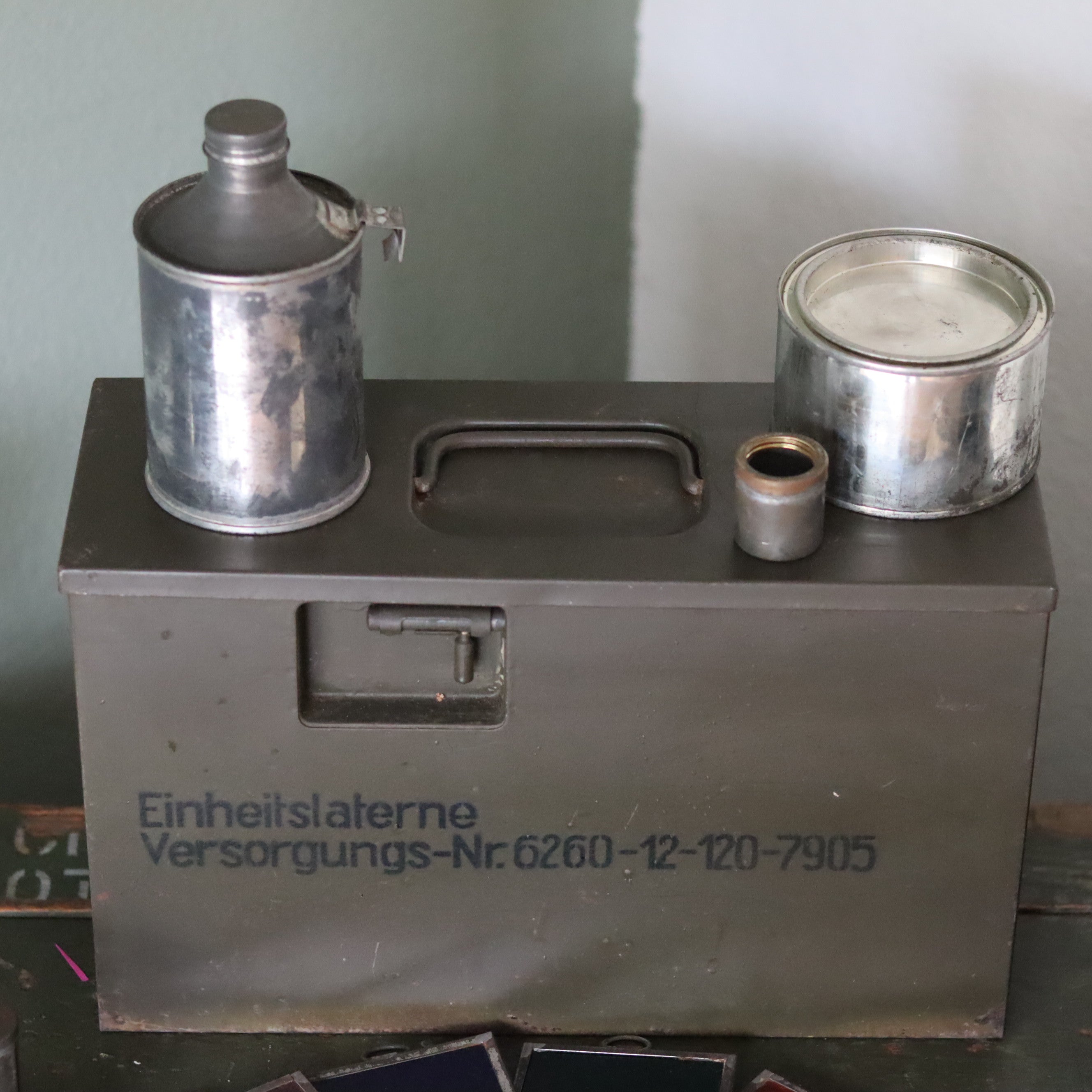 Rare German Einheitslaterne – Multi-Fuel Signal Lamp with Accessories (Osmeka, 1950s–1960s)