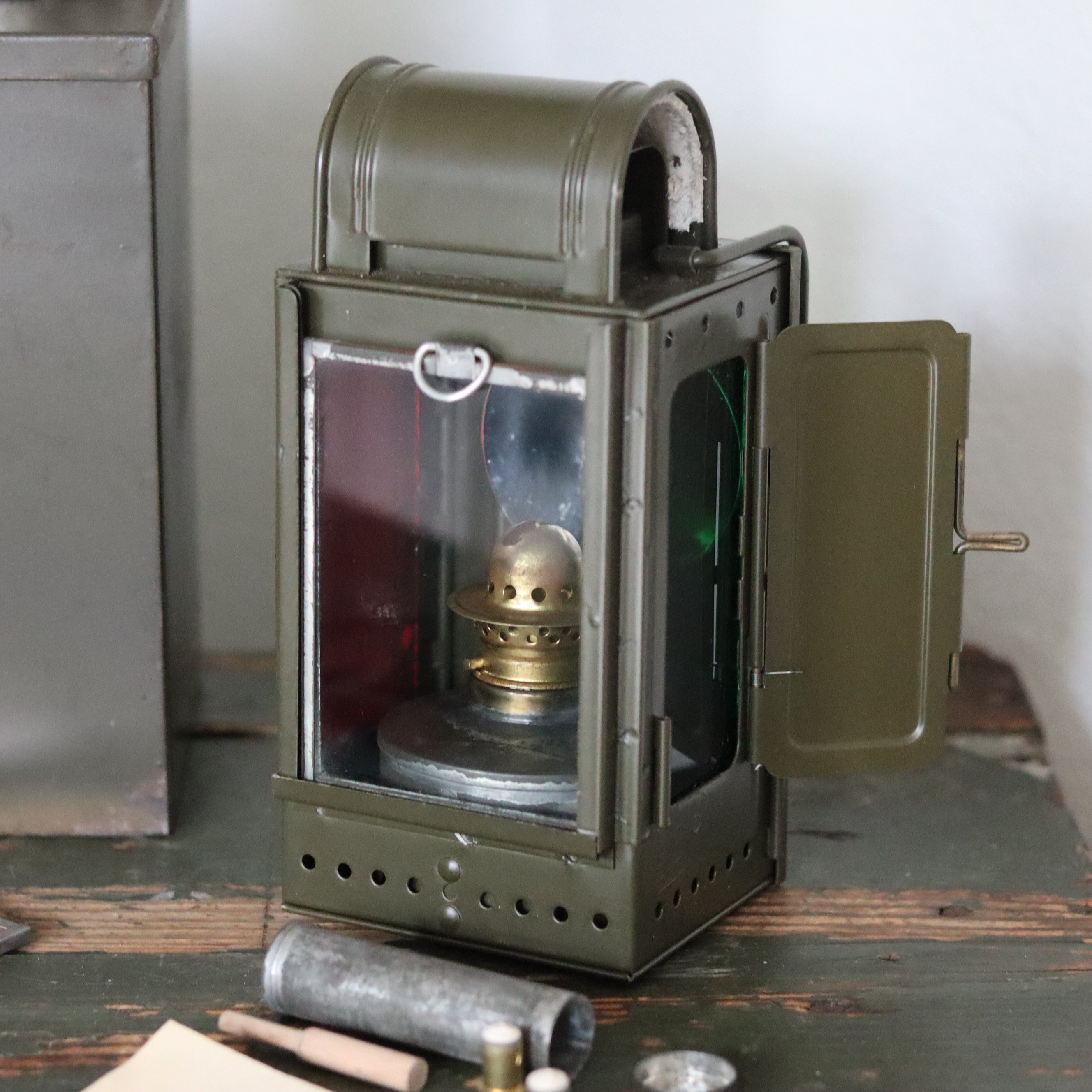 Rare German Einheitslaterne – Multi-Fuel Signal Lamp with Accessories (Osmeka, 1950s–1960s)