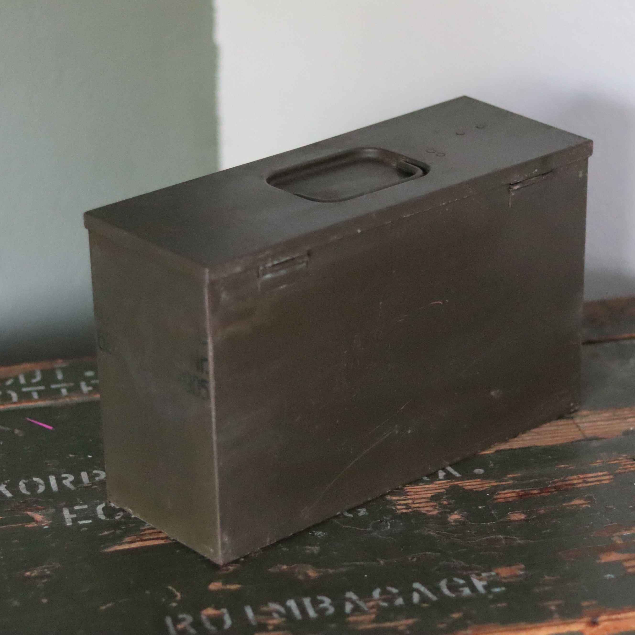 Rare German Einheitslaterne – Multi-Fuel Signal Lamp with Accessories (Osmeka, 1950s–1960s)