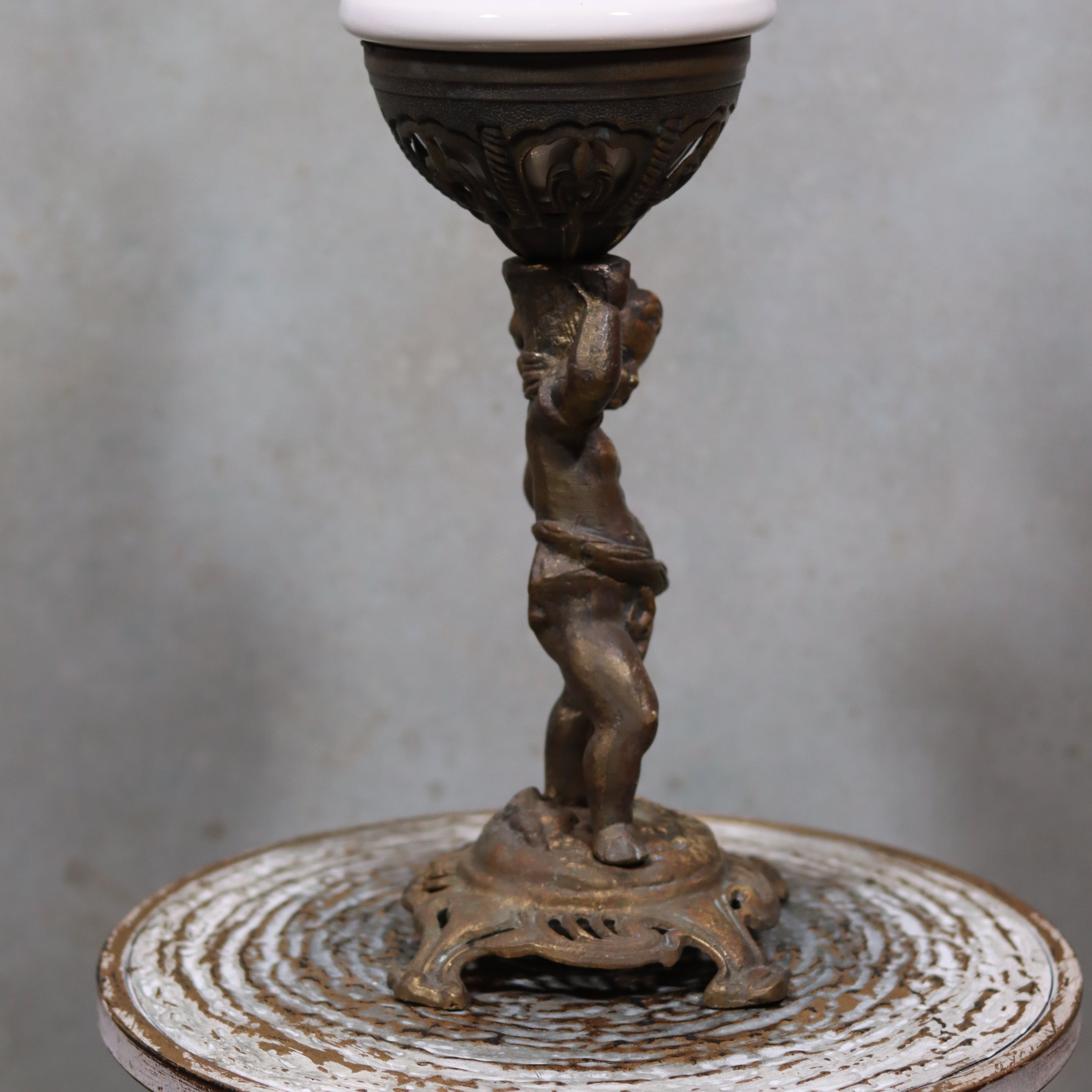 Vintage XXL Oil Lamp with BJB Matador Burner – Bronze Base with Cherub Design featuring detailed cherub figure and ornate craftsmanship