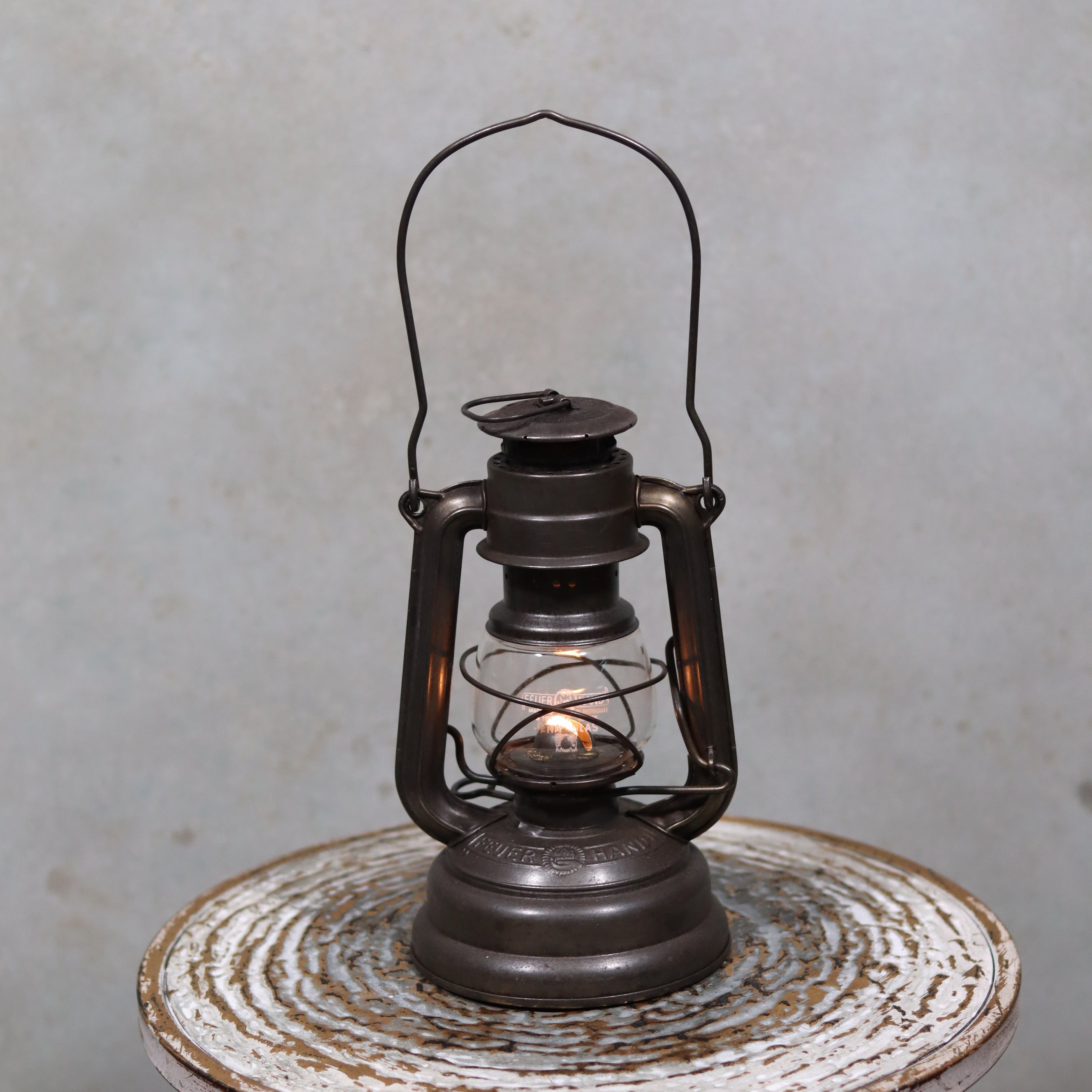 Vintage Feuerhand 176 Storm Lantern – Post-WWII Model, 1950s, Excellent Condition showing classic oil lamp design and metal frame.