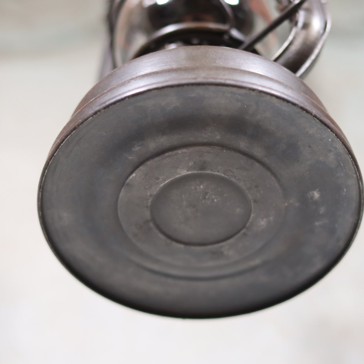 Bottom view of Vintage Feuerhand 176 Storm Lantern – Post-WWII Model, 1950s, Excellent Condition oil lamp base detail.
