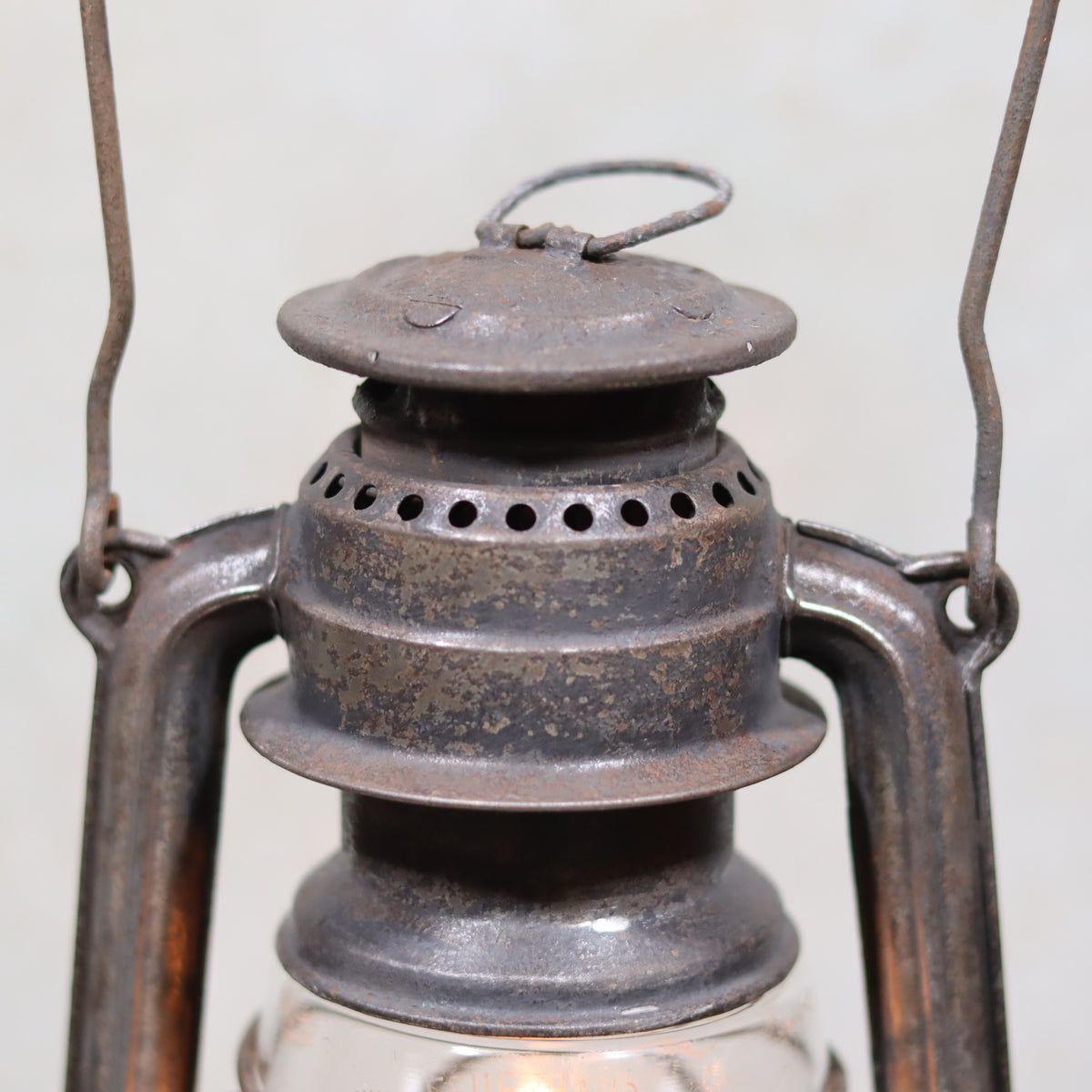 Rare Pre-War Storm Lantern – Feuerhand 275 Superflam, 1930s oil lamp with original glass and German marking for French market
