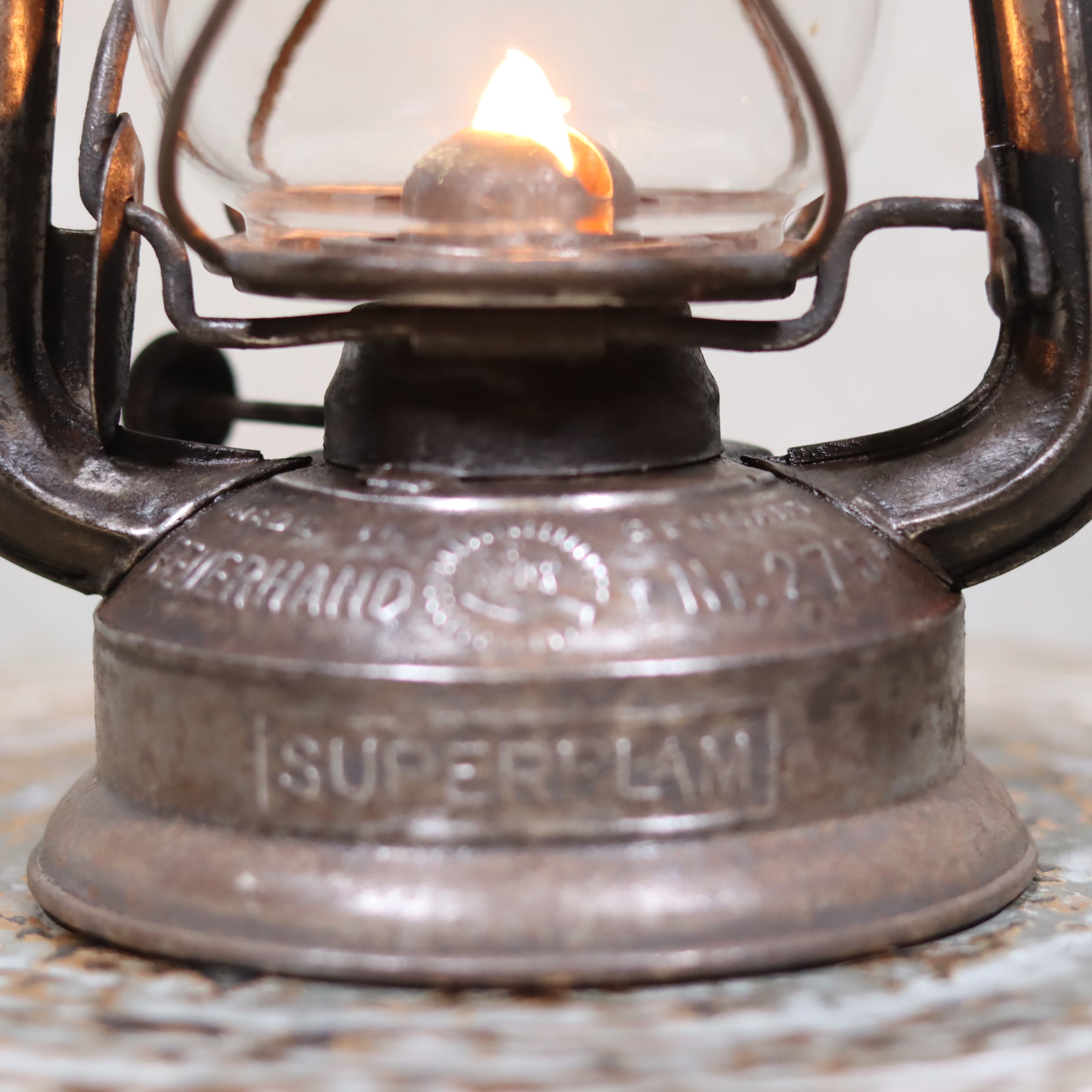 Rare Pre-War Storm Lantern – Feuerhand 275 Superflam, 1930s oil lamp with original glass and German marking for French market