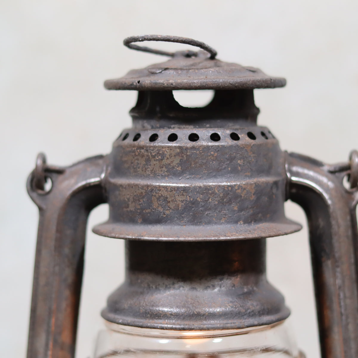 Rare Pre-War Storm Lantern – Feuerhand 275 Superflam, 1930s oil lamp with original glass and German marking for French market