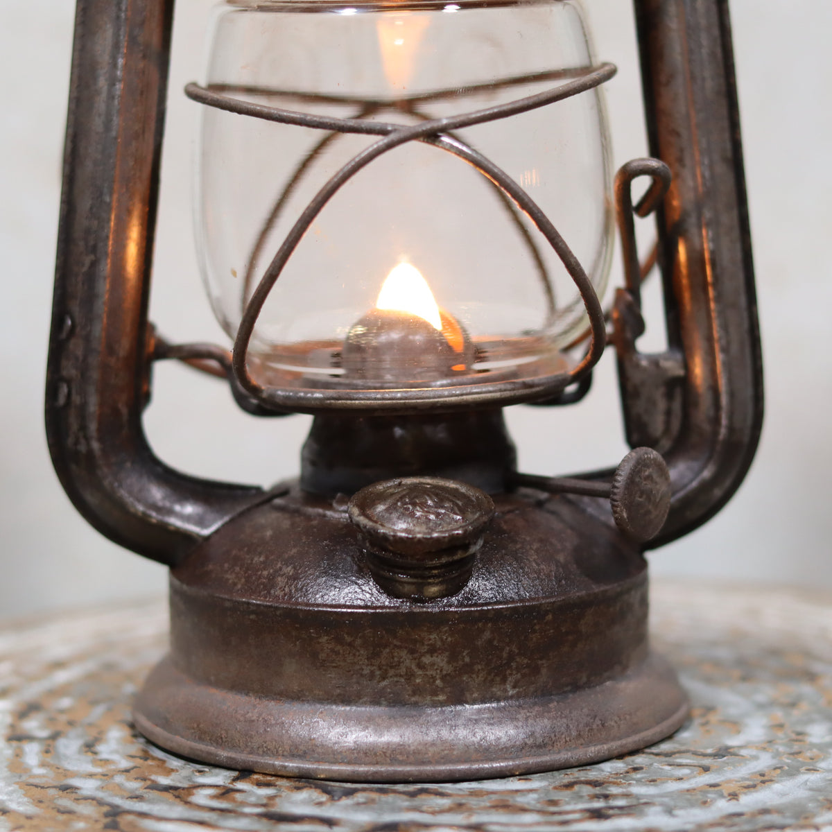 Rare Pre-War Storm Lantern – Feuerhand 275 Superflam 1930s oil lamp with original glass and German marking for French market