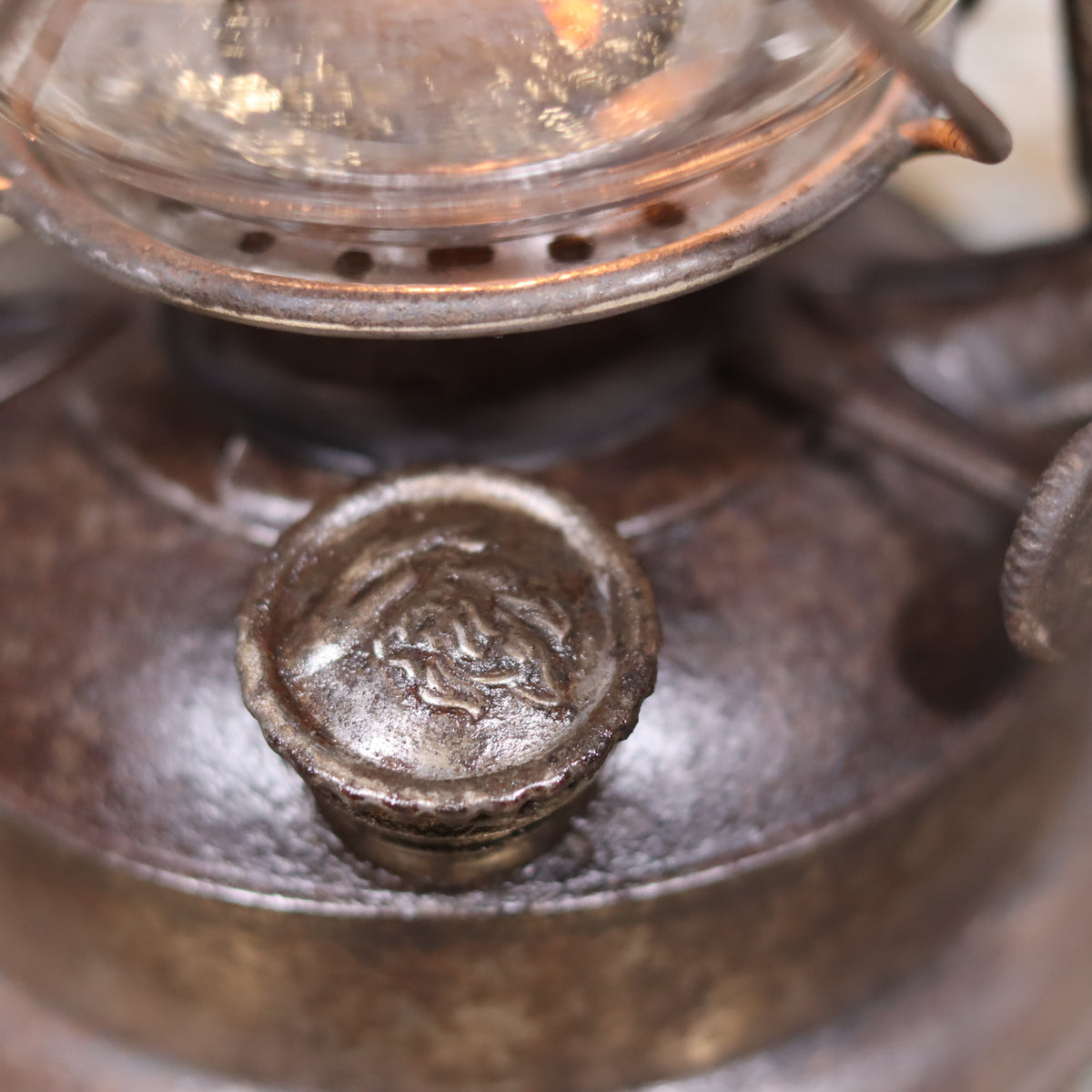 Close-up of the Rare Pre-War Storm Lantern – Feuerhand 275 Superflam, 1930s oil lamp with original German marked glass for French Market