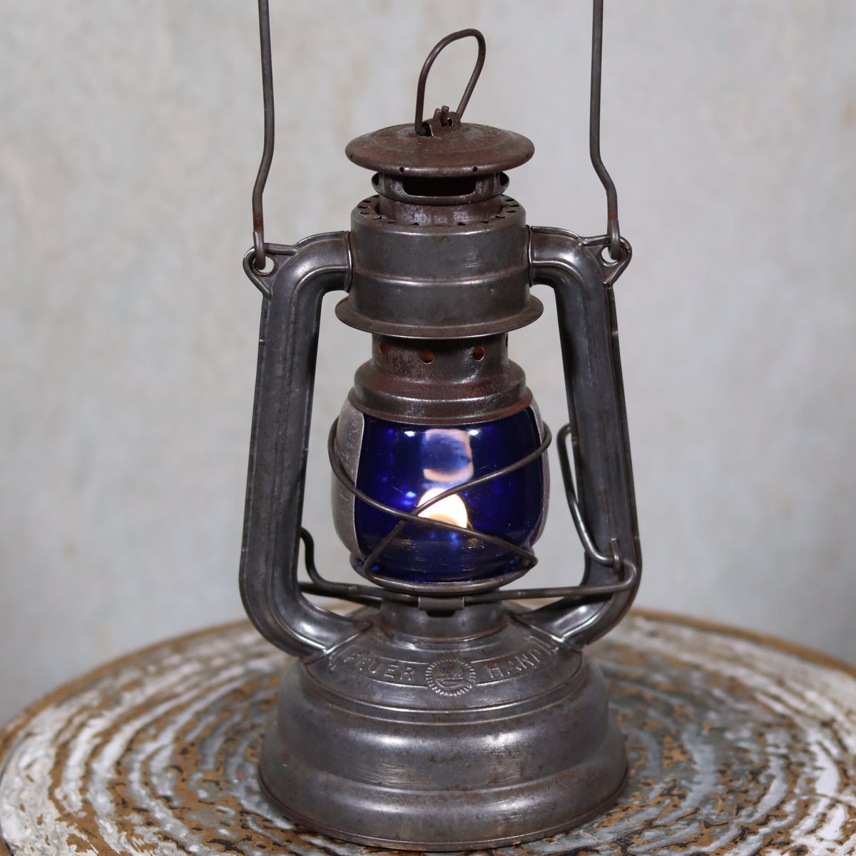 Vintage Feuerhand 176 Hurricane Lantern – 1960s – Superb Condition with Blue Glass & Reflector oil lamp detail